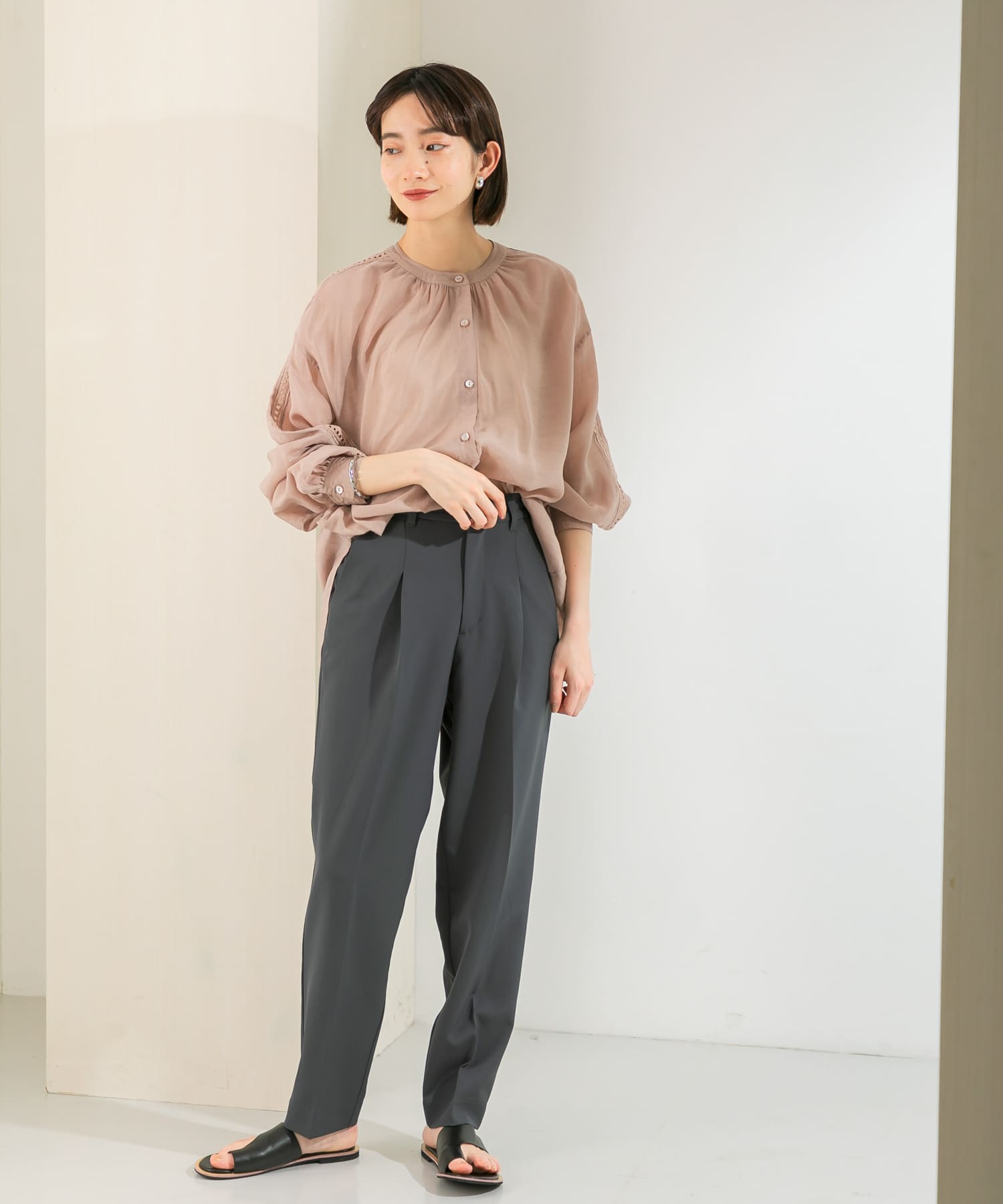 illi　ワンタックスリムテーパードパンツ CHARCOAL 36