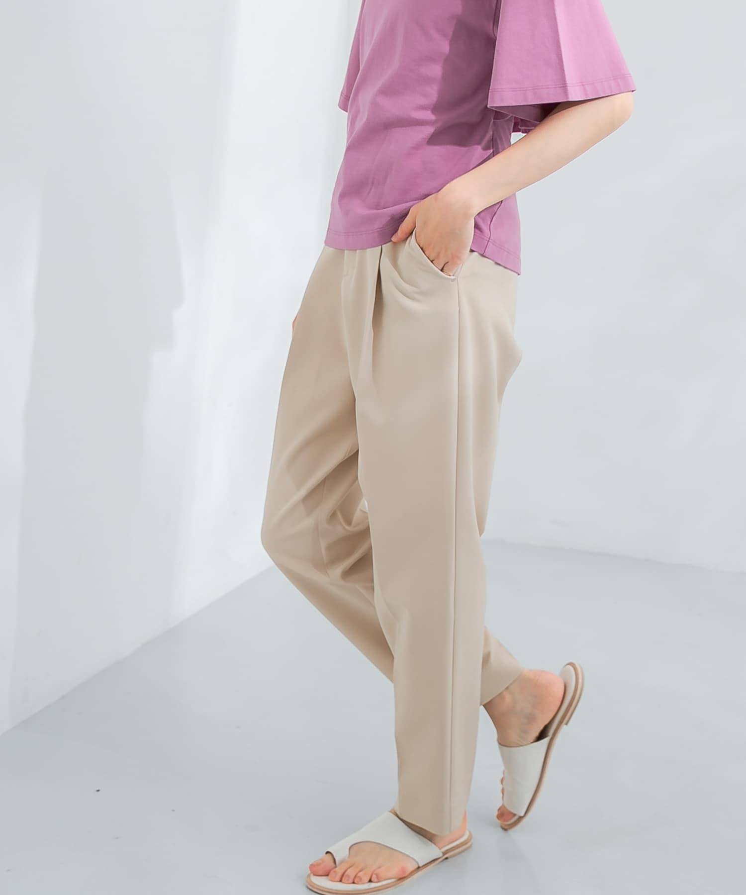 illi　ワンタックスリムテーパードパンツ BEIGE 36