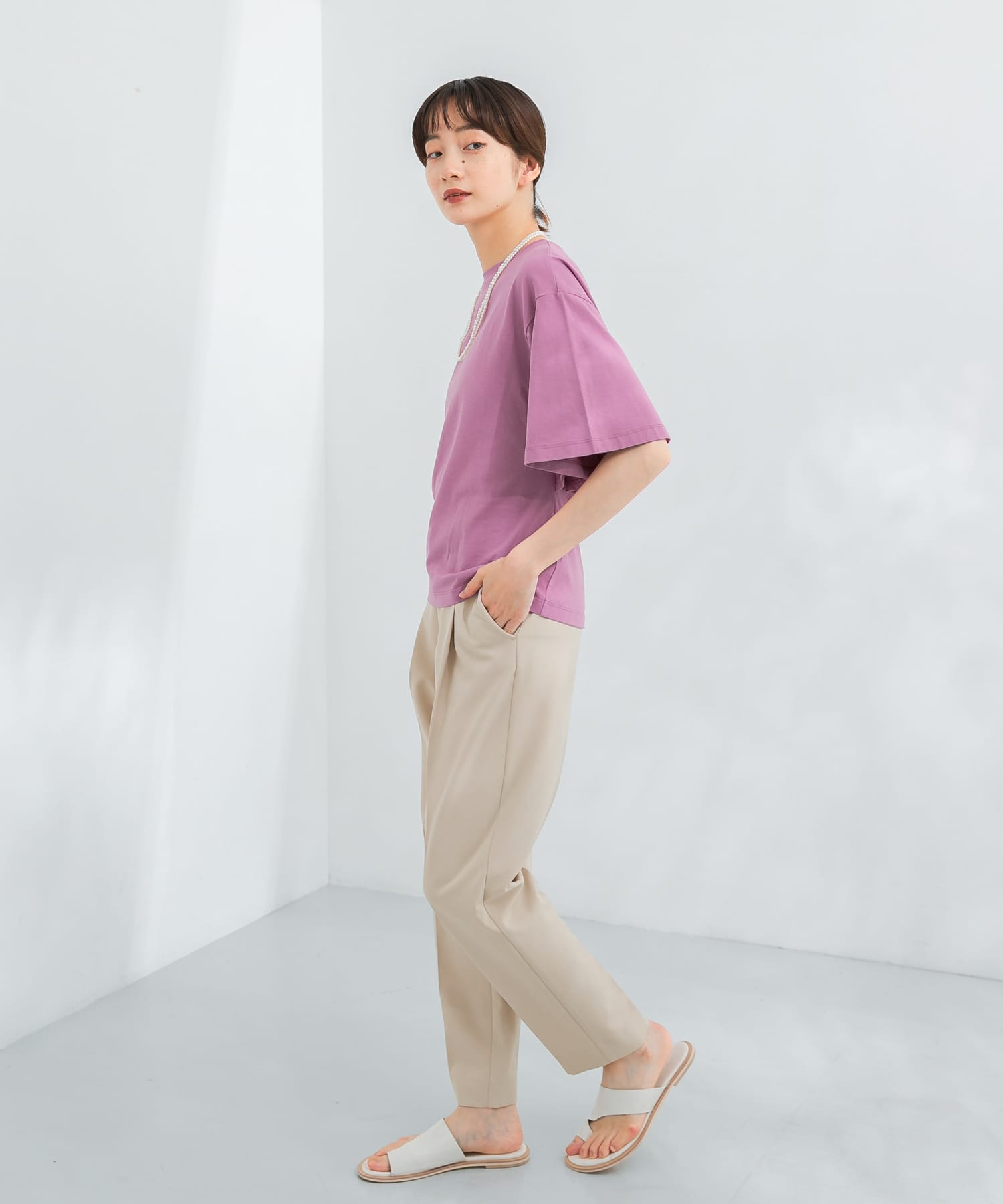 illi　ワンタックスリムテーパードパンツ BEIGE 36