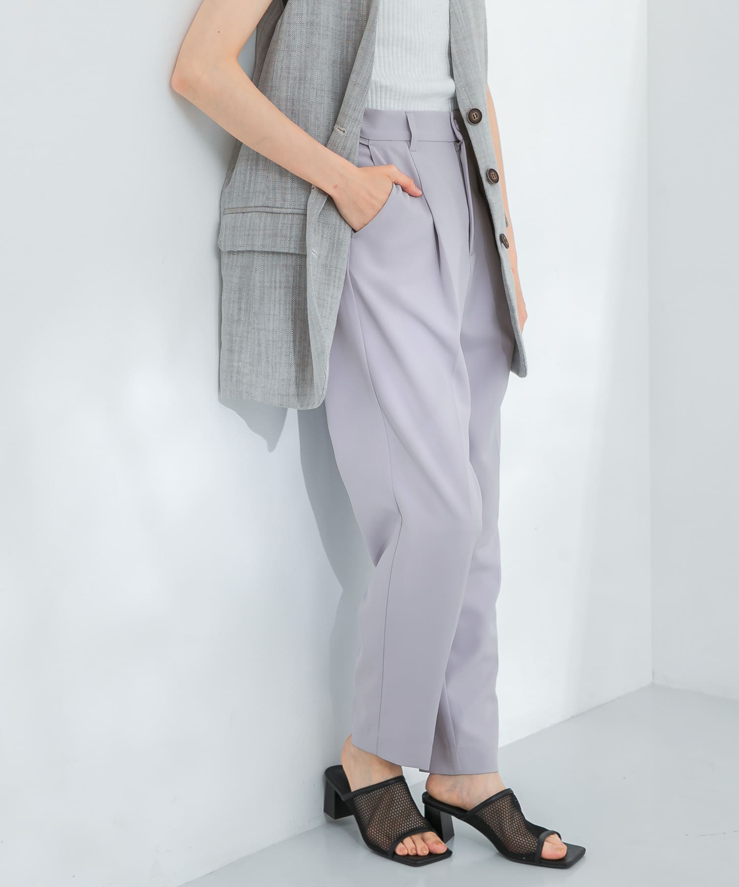 illi　ワンタックスリムテーパードパンツ L.LAVENDER 36