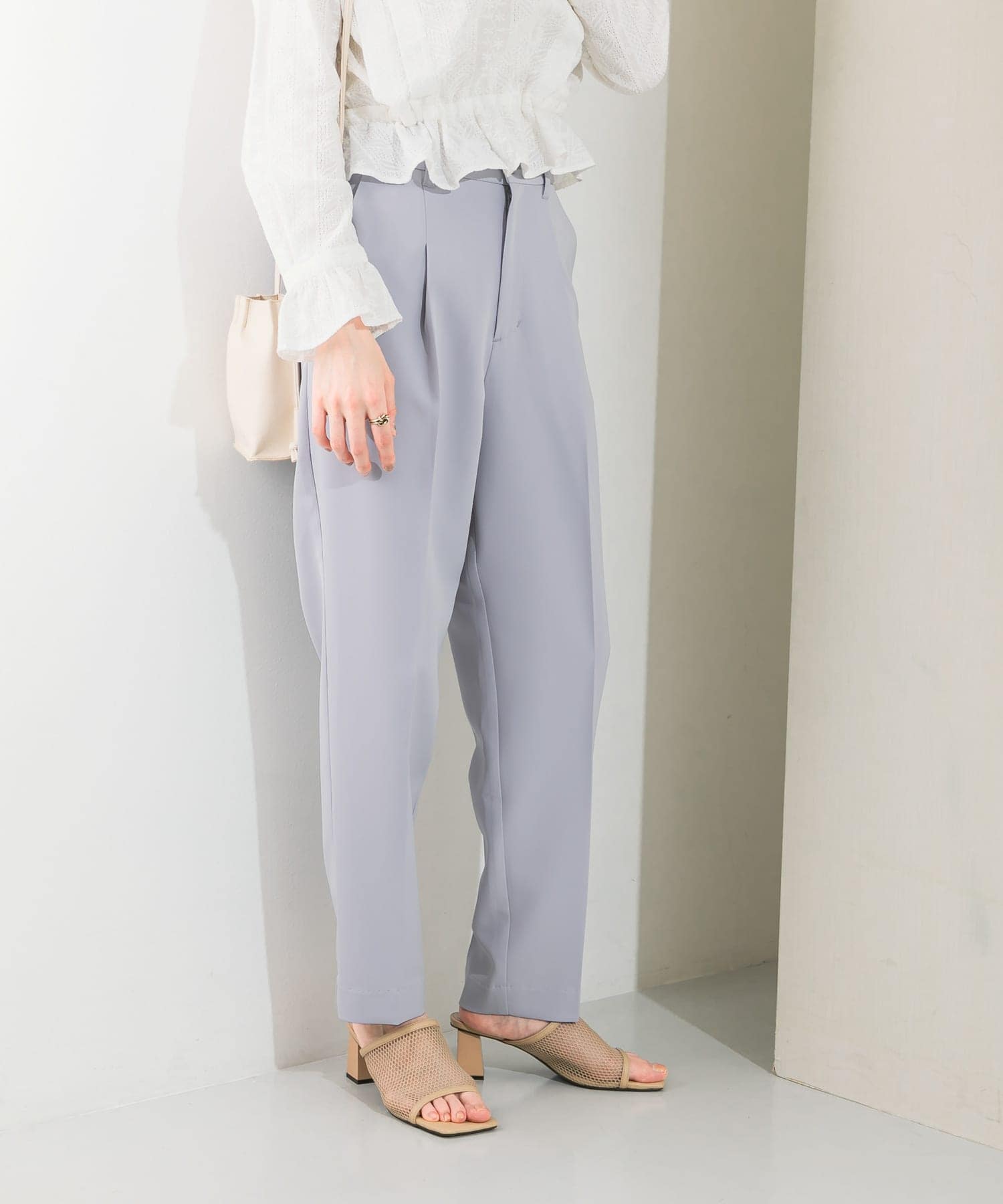 illi　ワンタックスリムテーパードパンツ L.LAVENDER 36