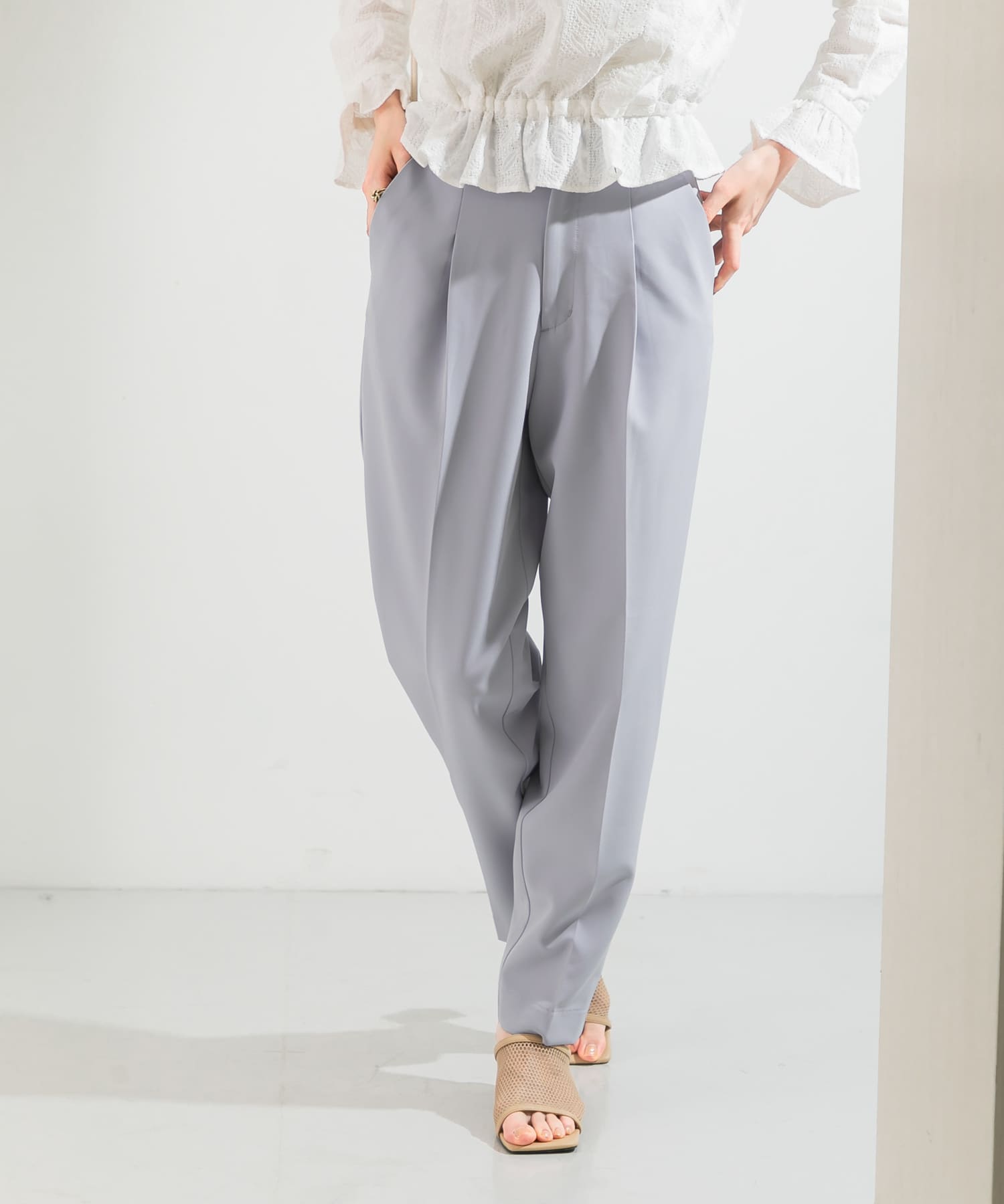 illi　ワンタックスリムテーパードパンツ L.LAVENDER 36