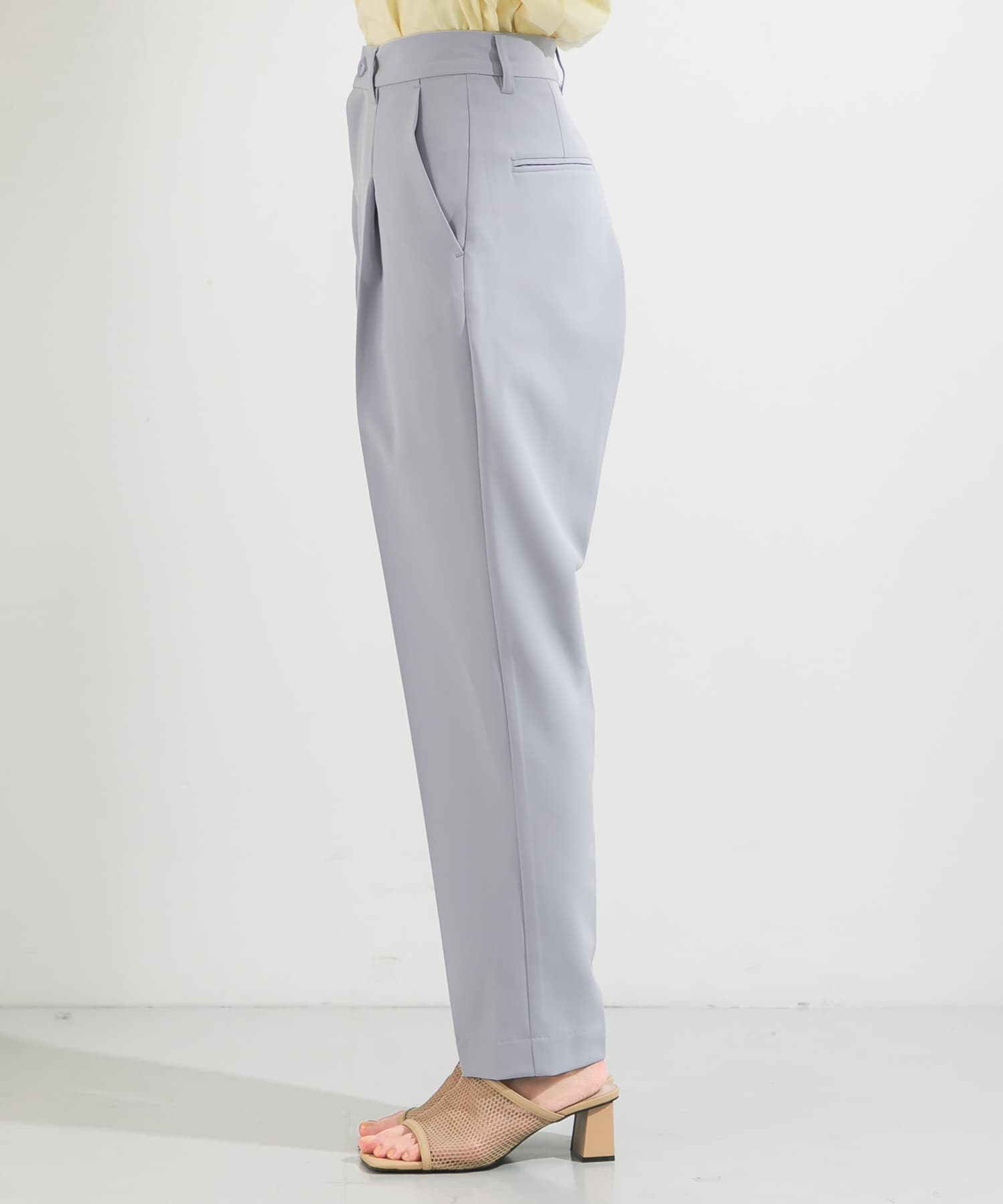 illi　ワンタックスリムテーパードパンツ L.LAVENDER 38