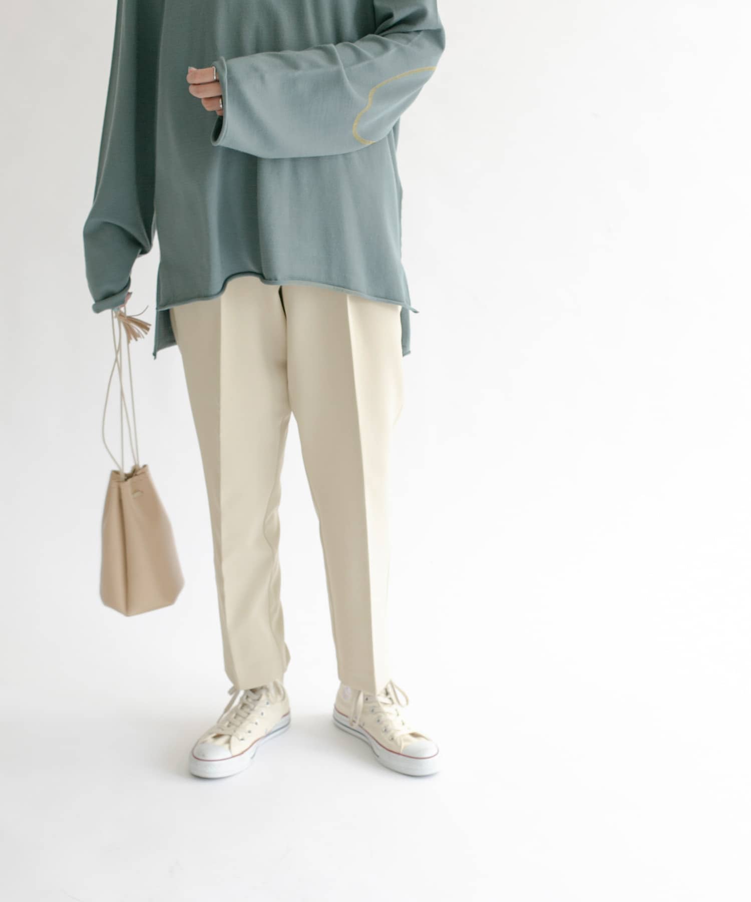 illi　ワンタックスリムテーパードパンツ BEIGE 36