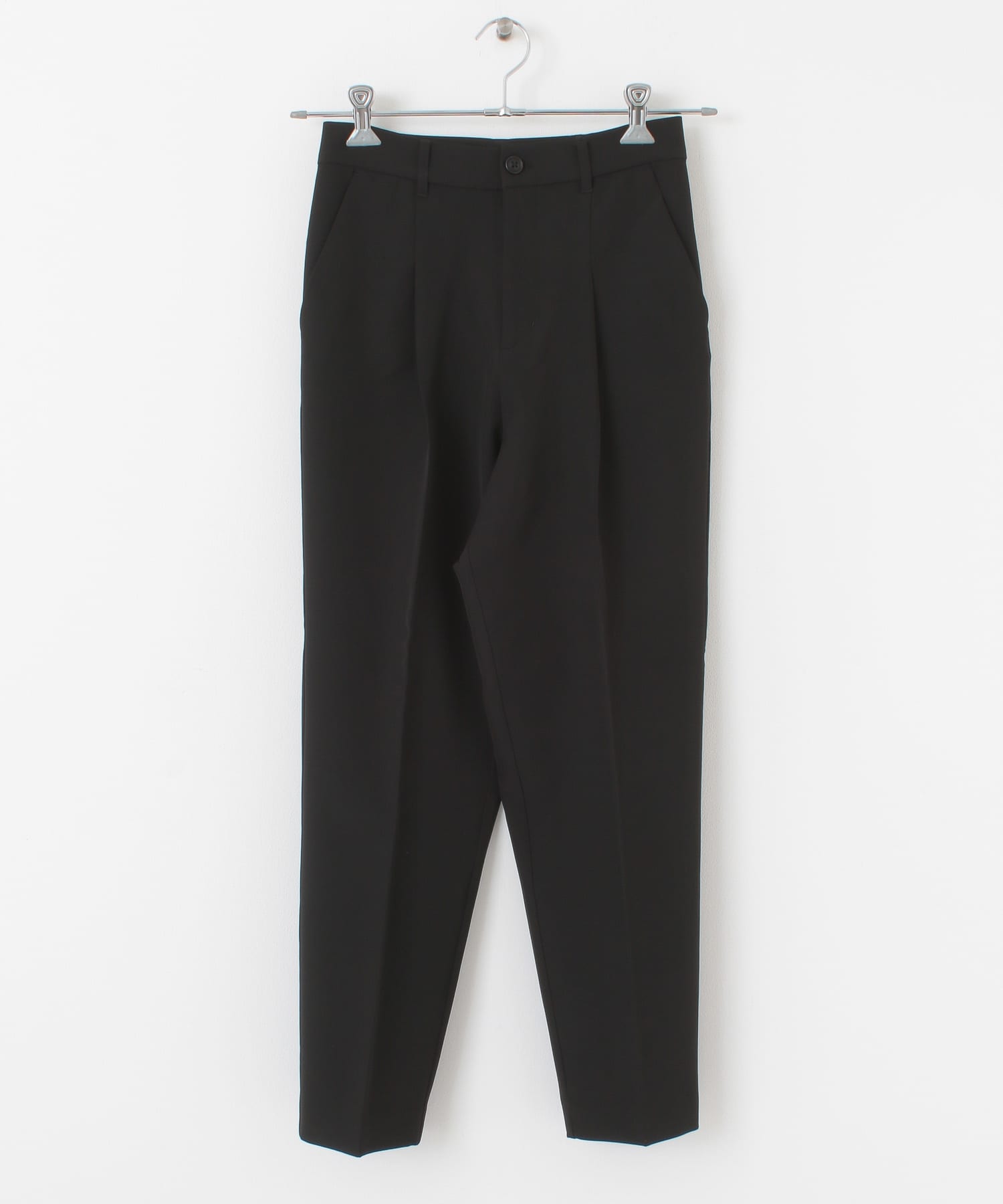 illi　ワンタックスリムテーパードパンツ BLACK 38