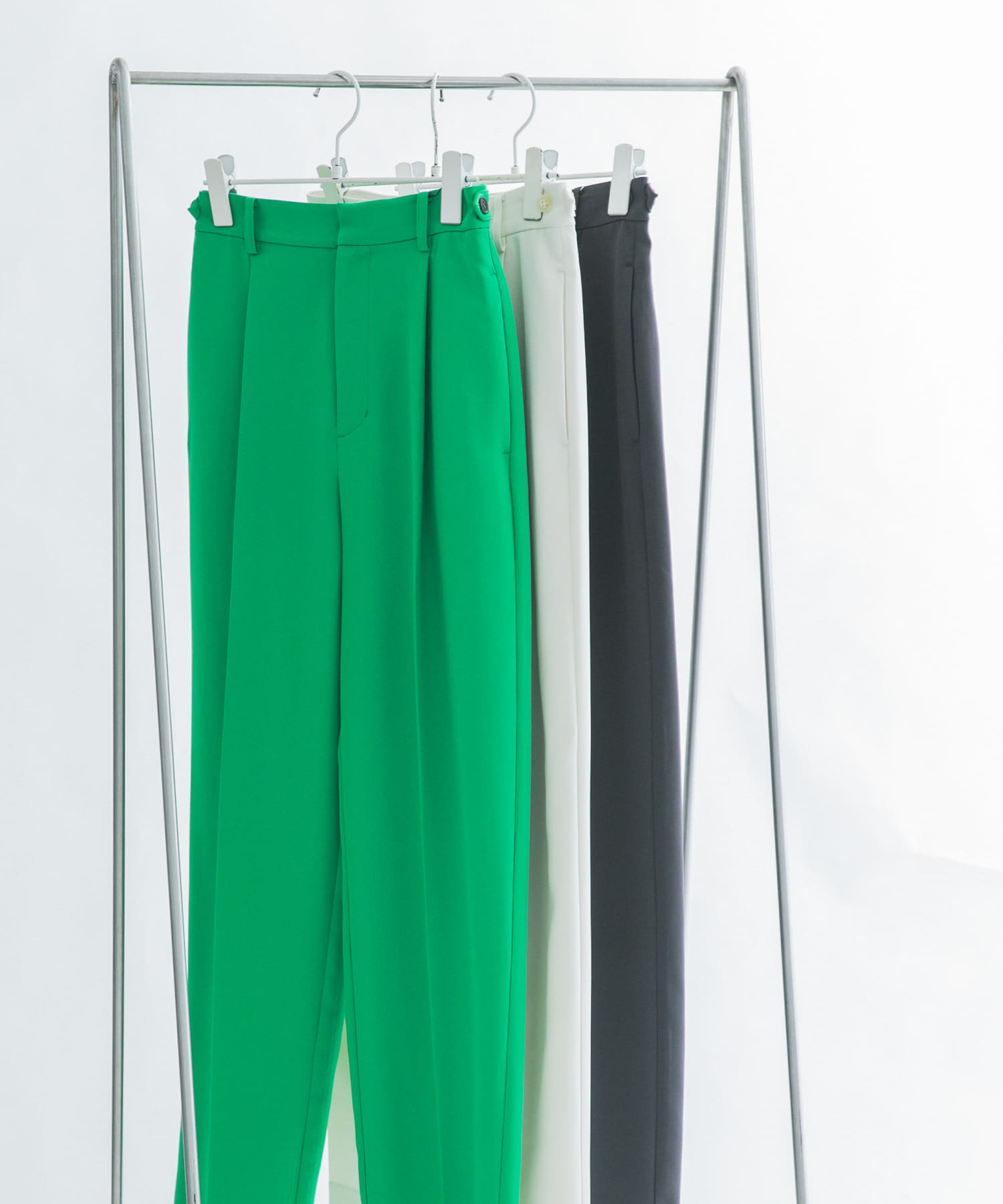 illi　ワンタックセンタープレスパンツ GREEN 34