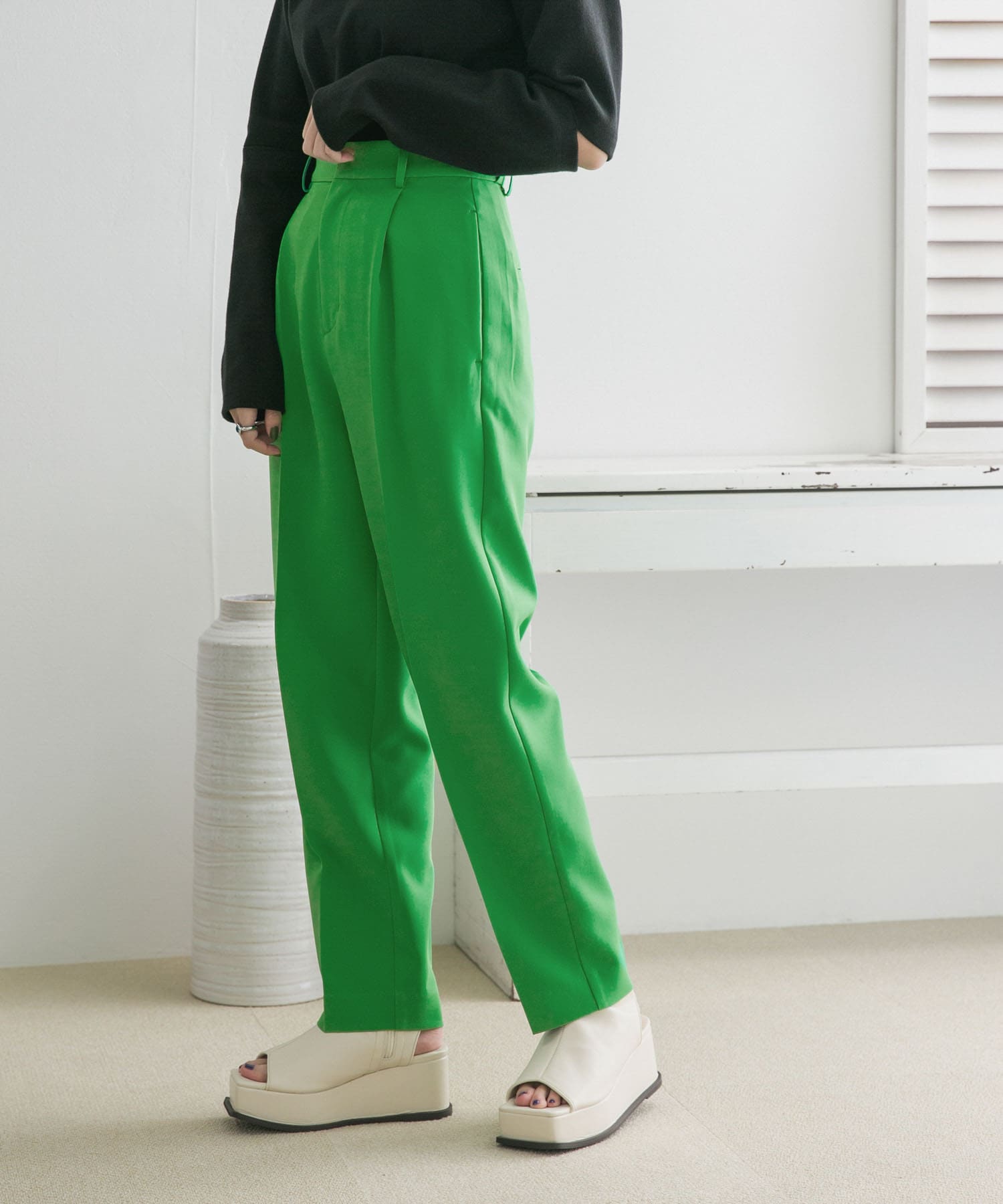 GREEN