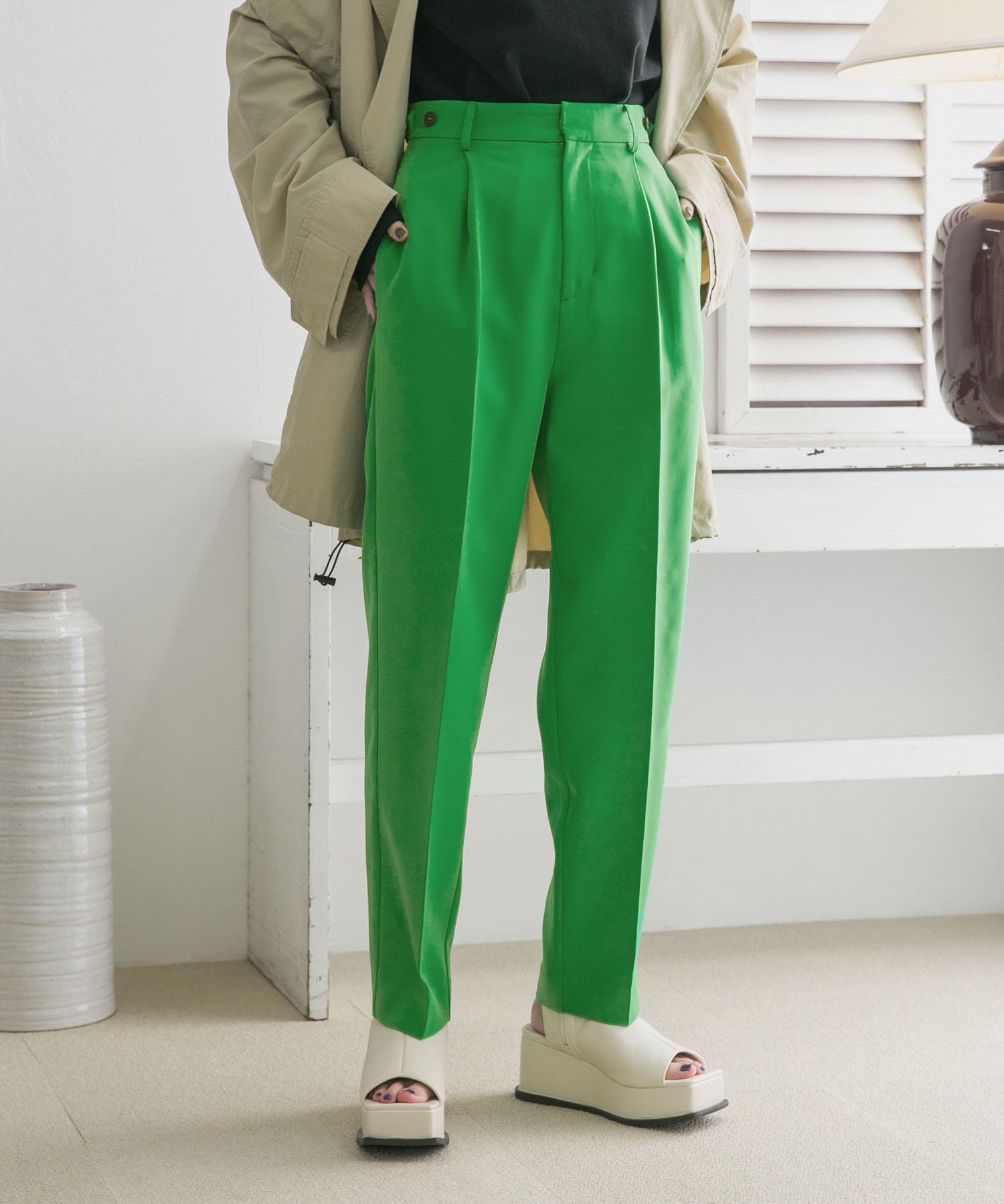 GREEN