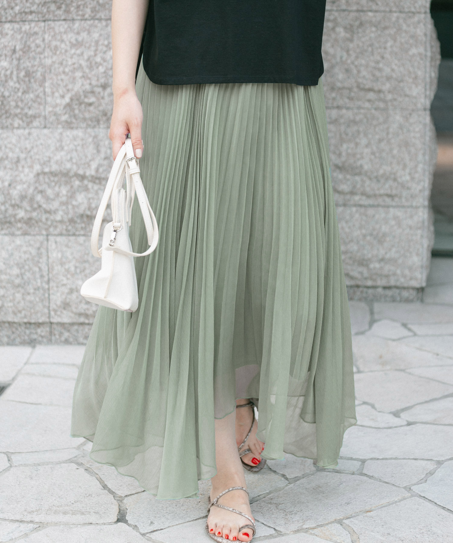 GREEN