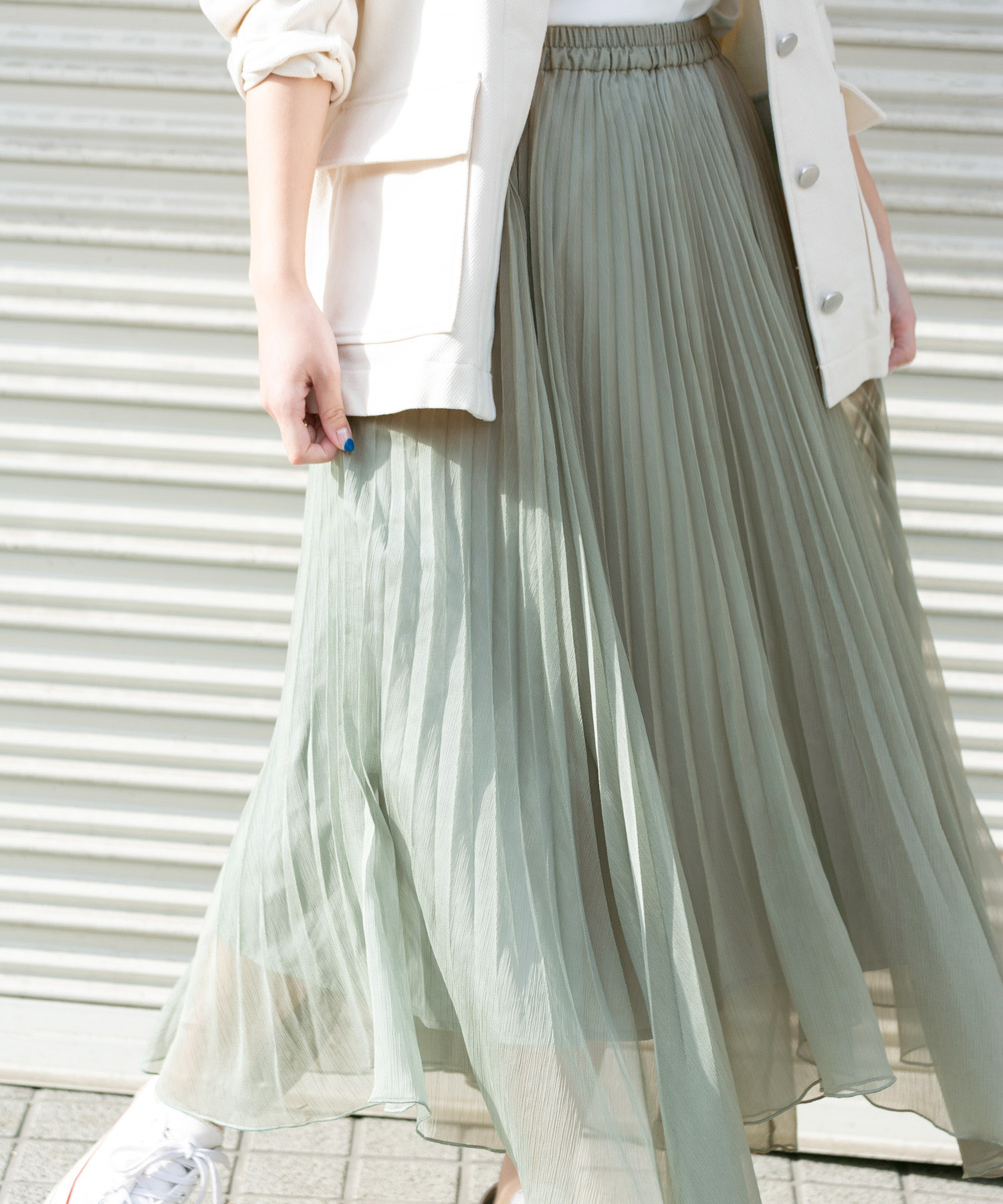 GREEN