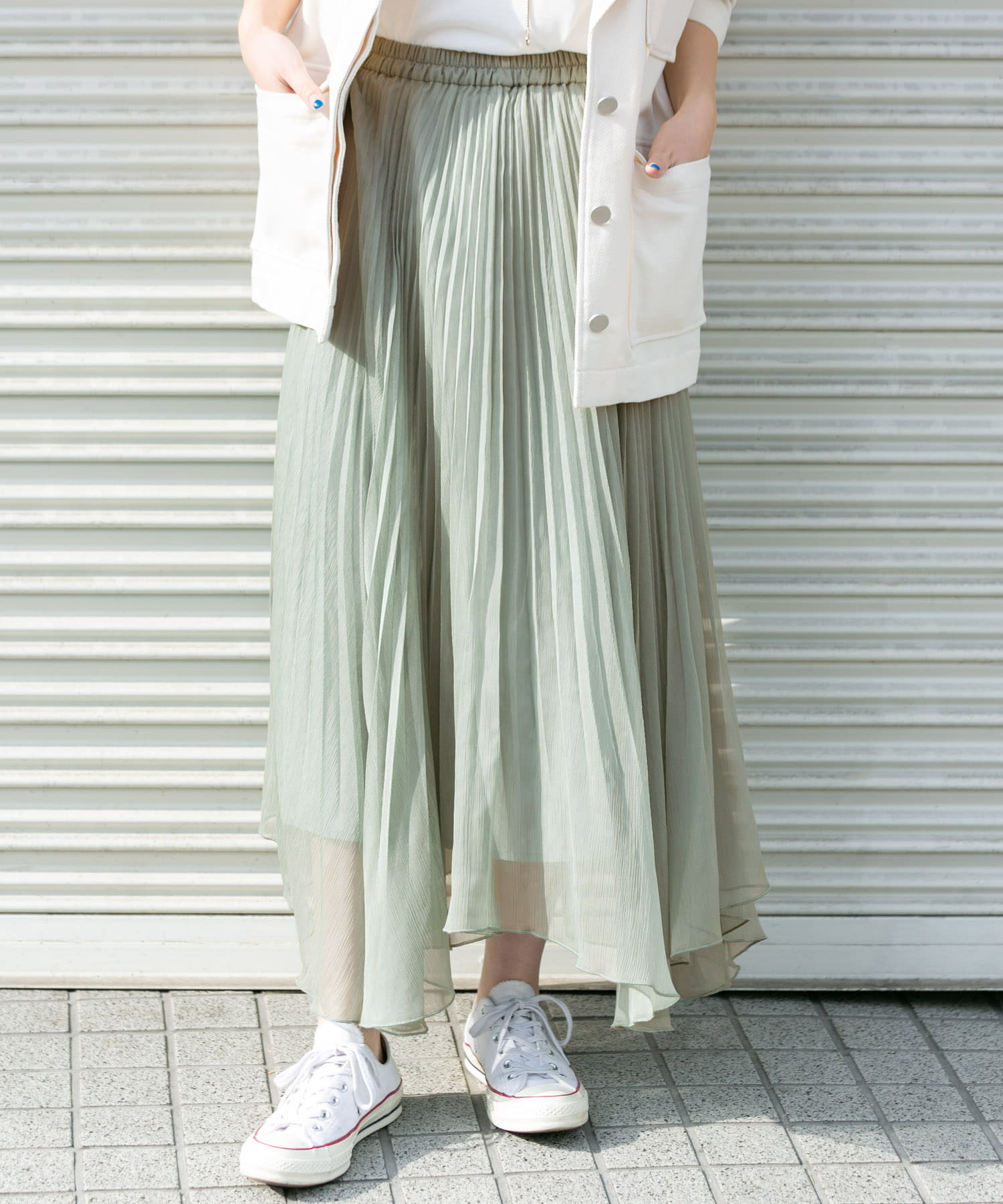 GREEN