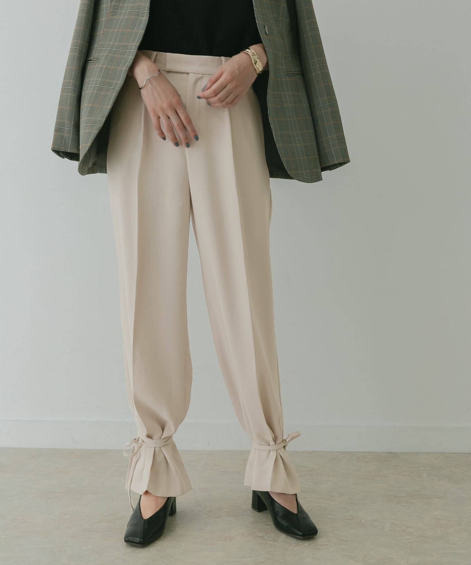 L.BEIGE