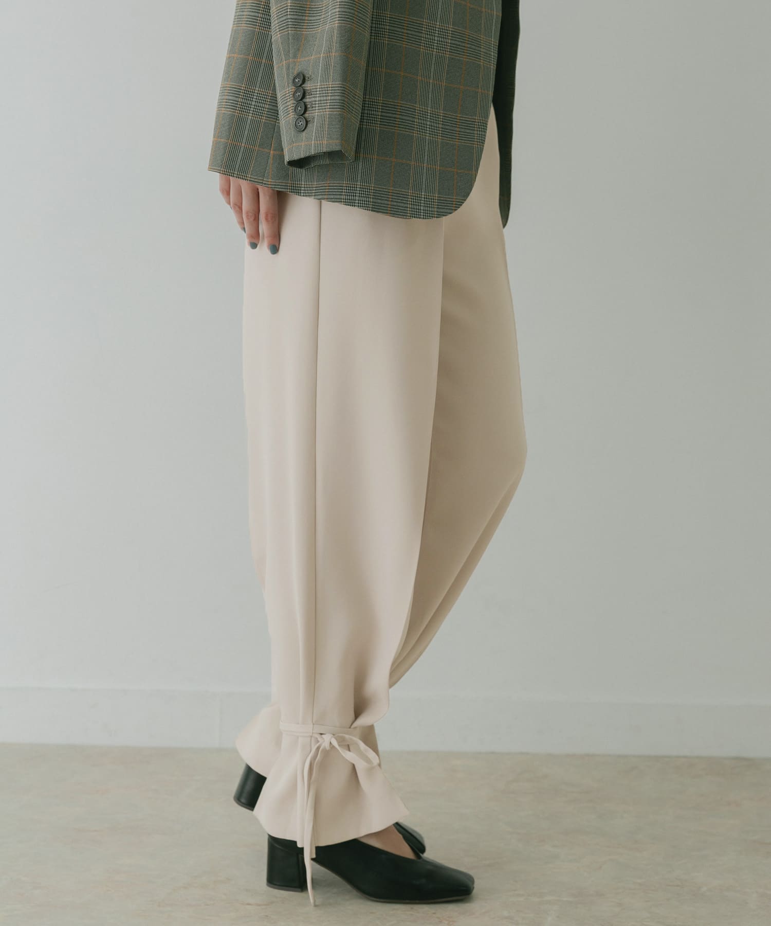 L.BEIGE