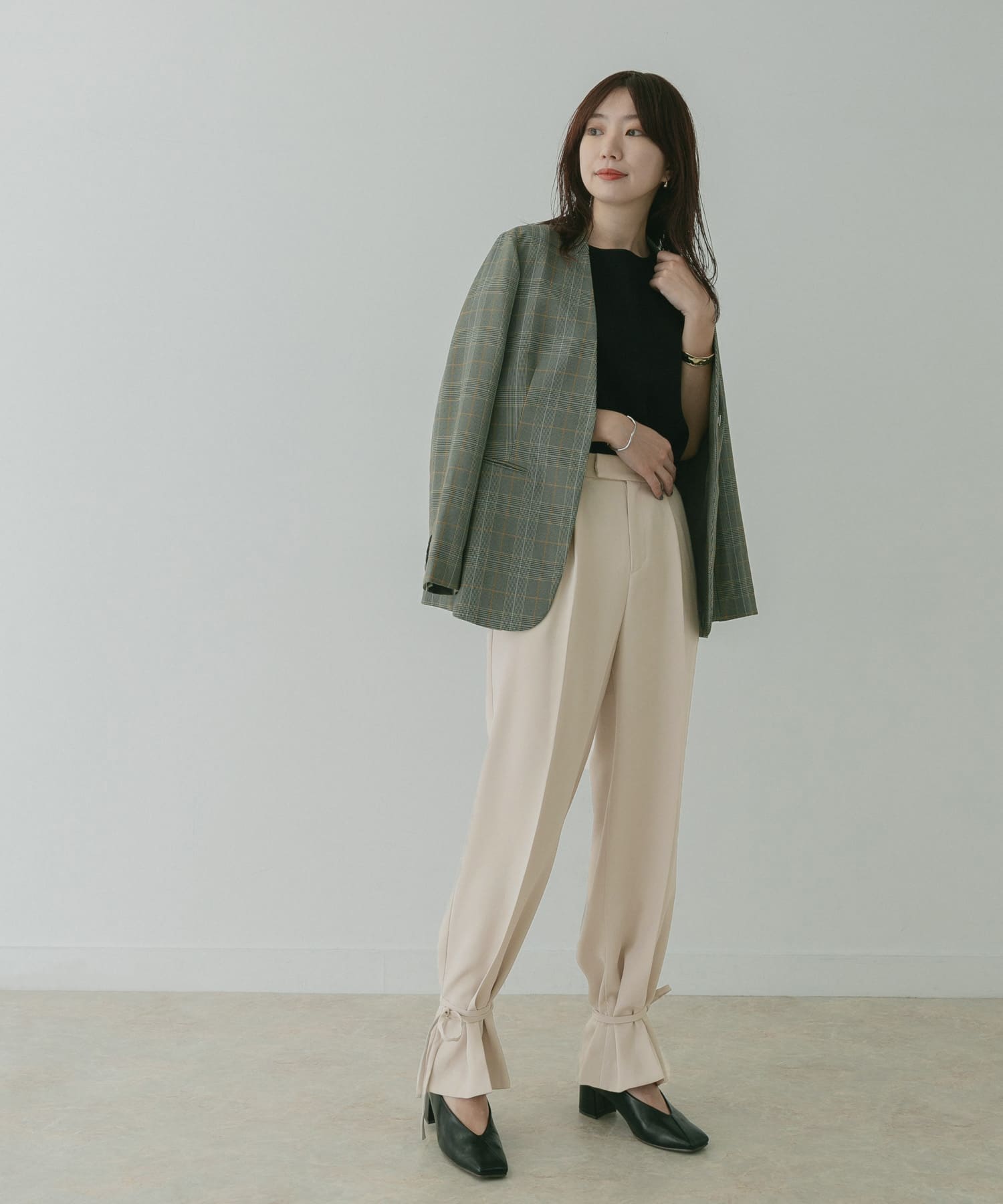 L.BEIGE