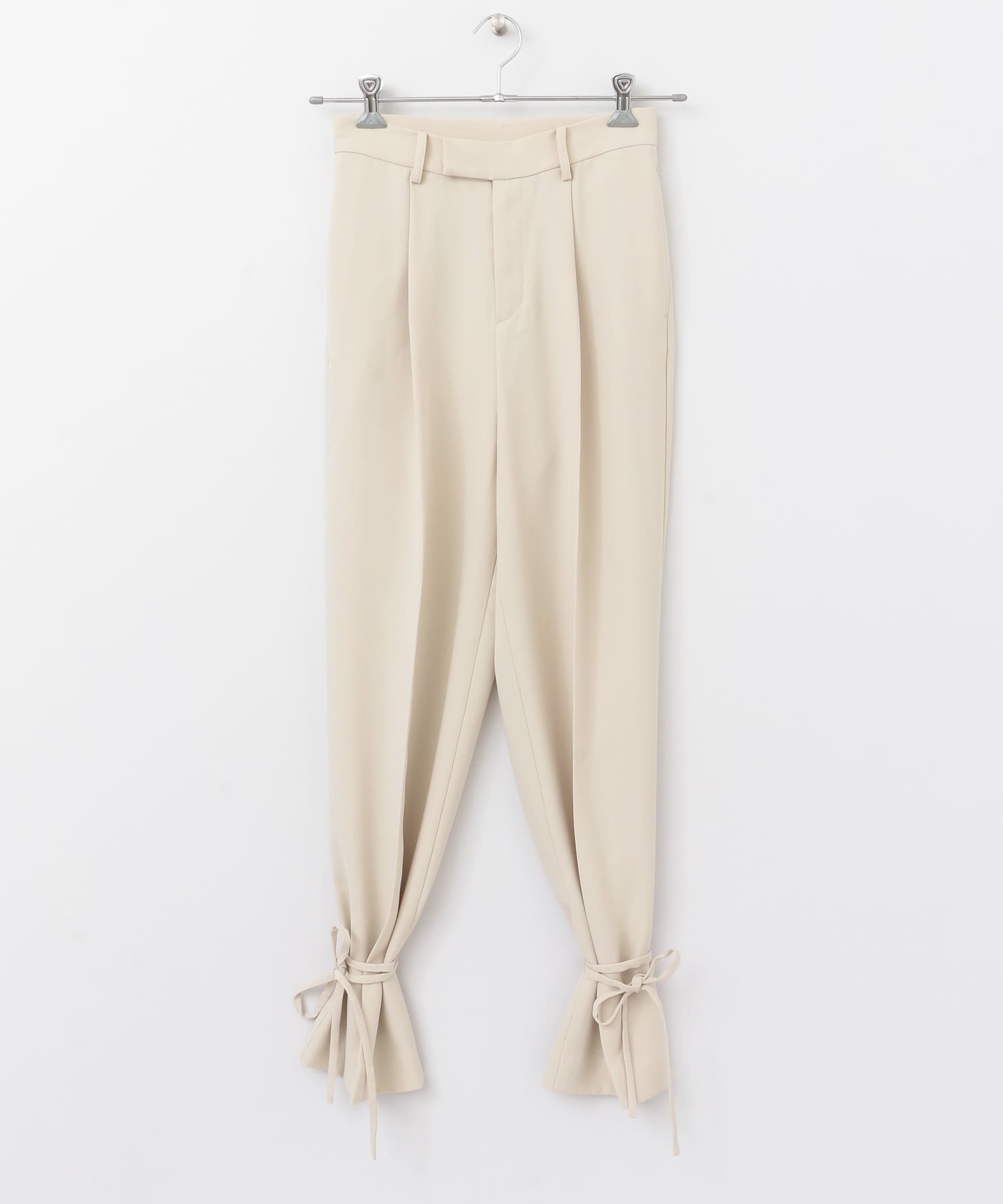 L.BEIGE