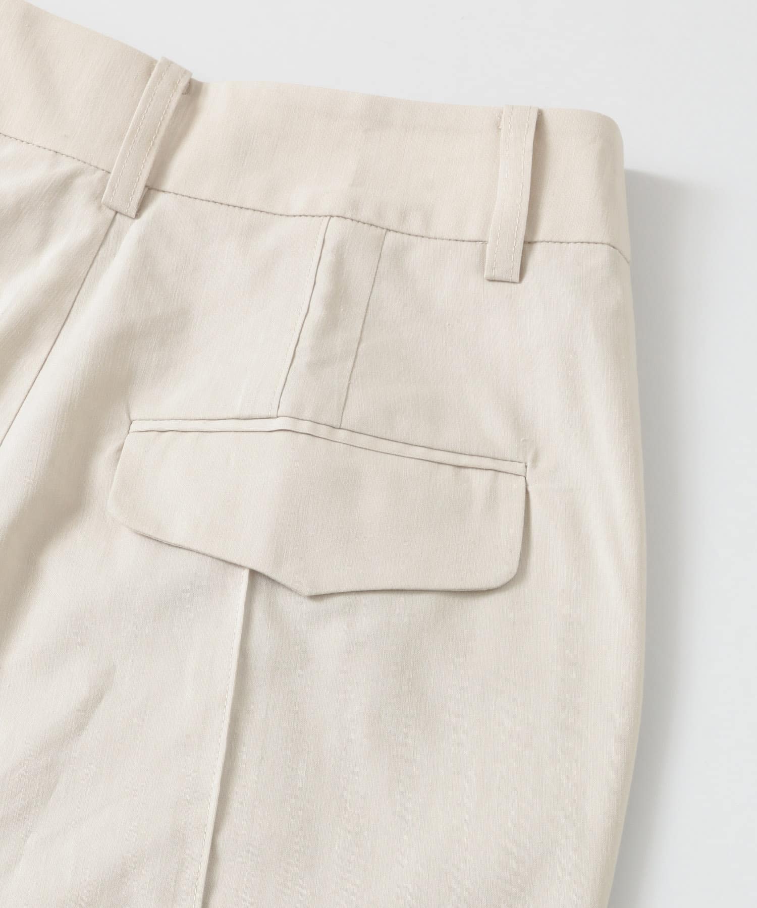 L.BEIGE