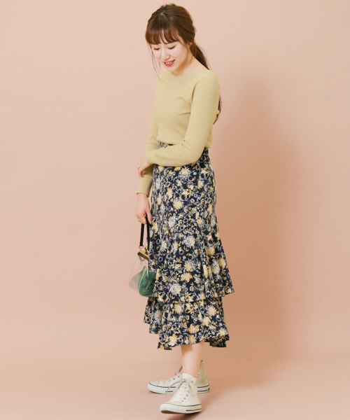 KBF+　フラワープリントボリュームスカート NAVY one