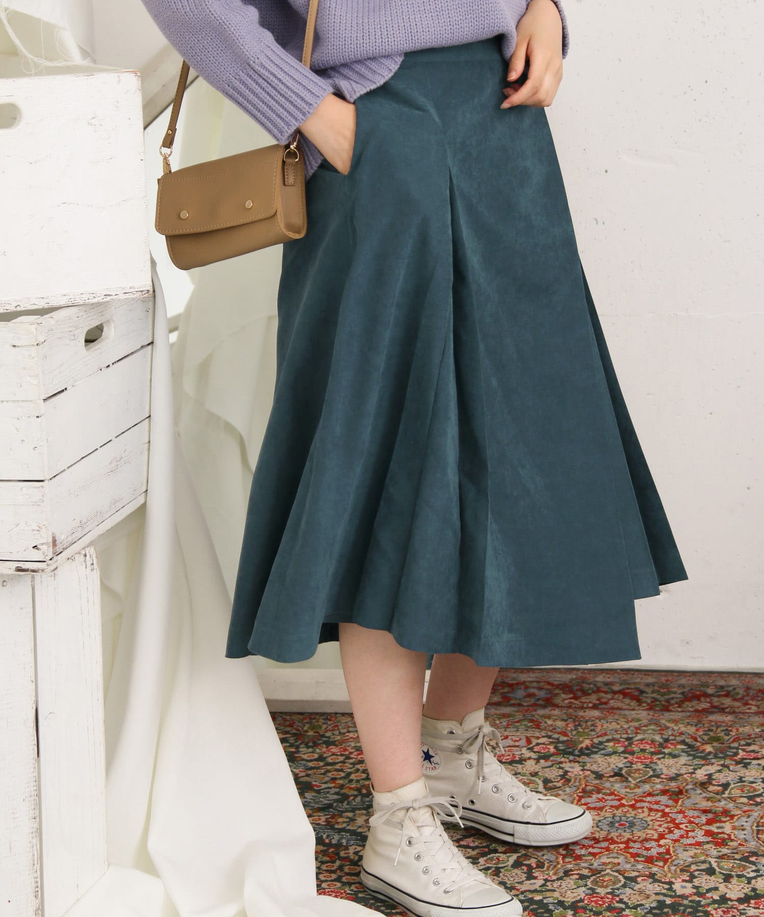 GREEN