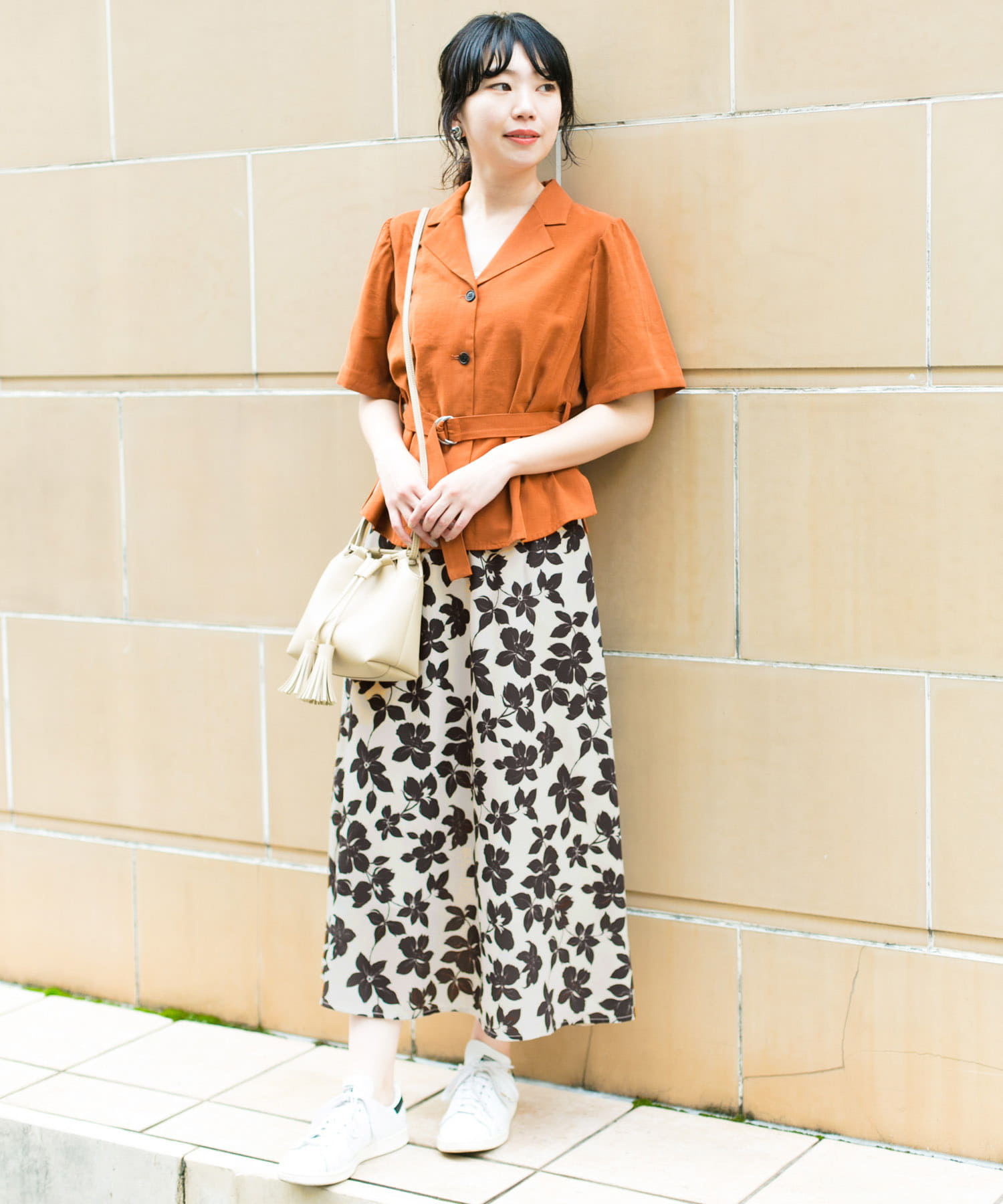 KBF+　フラワープリントセミフレアスカート∴ L.BEIGE one