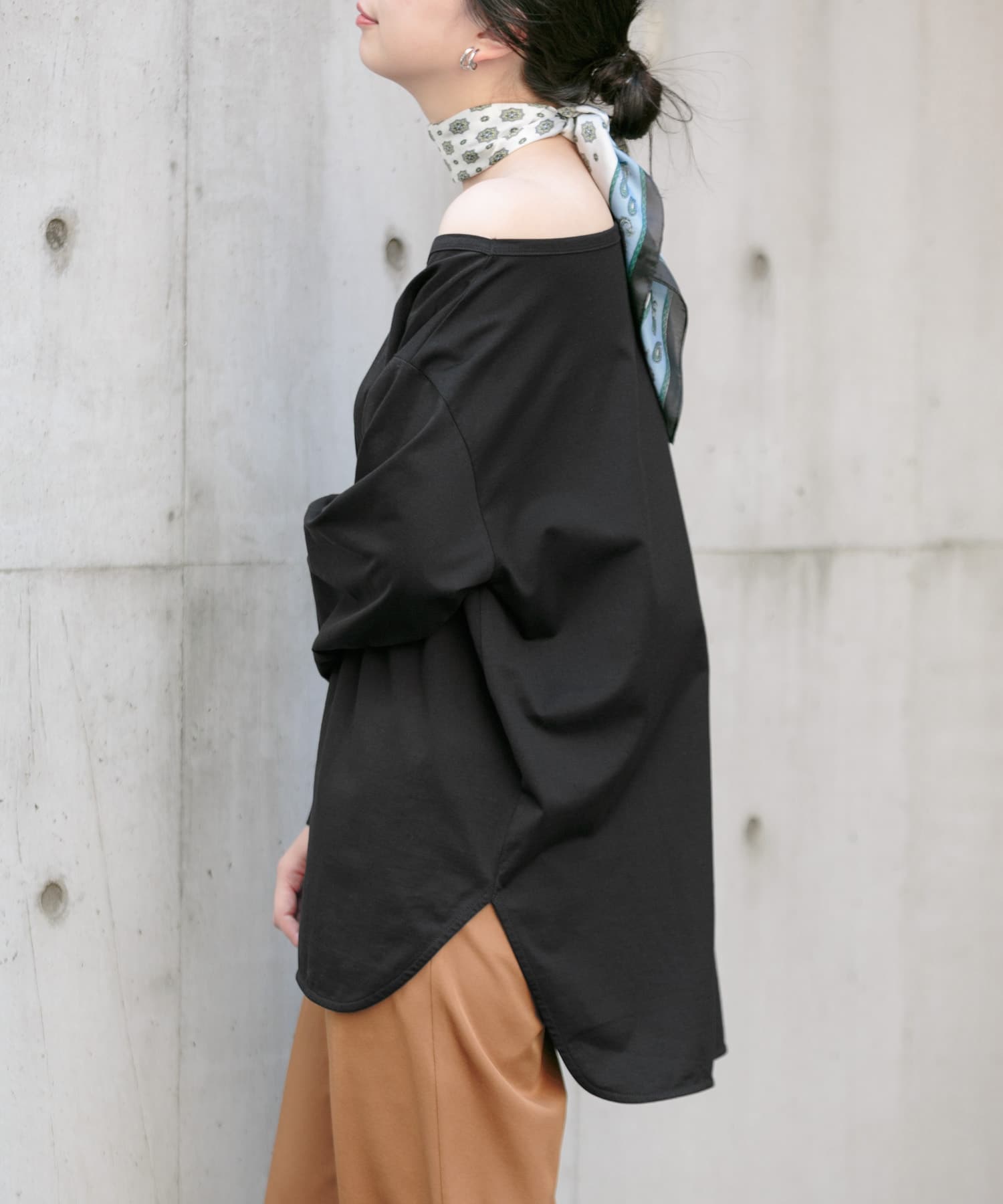 KBF+　アシメネックオーバーロングTシャツ BLACK one