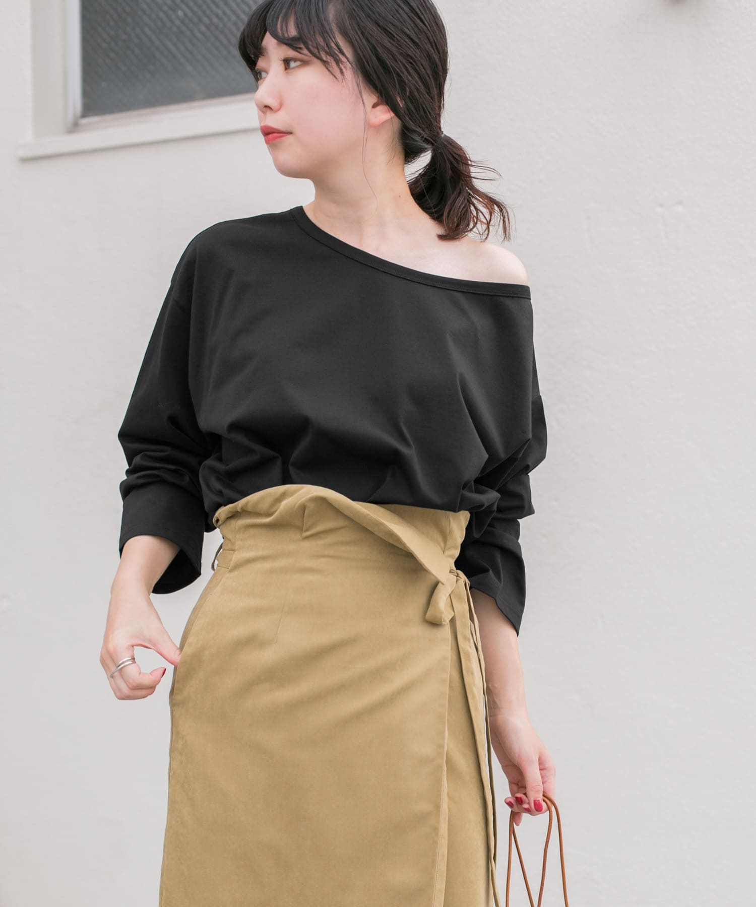 KBF+　アシメネックオーバーロングTシャツ BLACK one