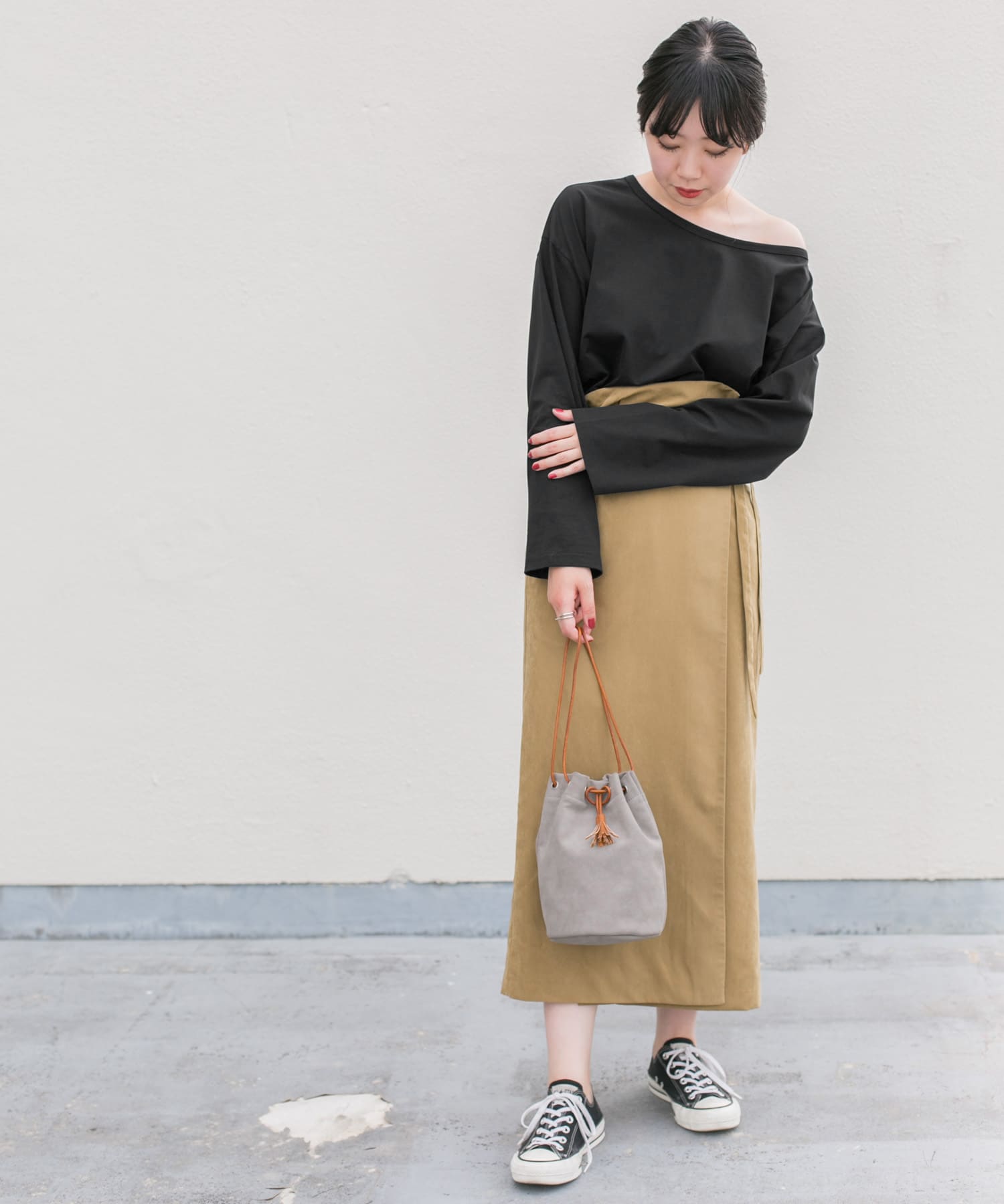 KBF+　アシメネックオーバーロングTシャツ BLACK one