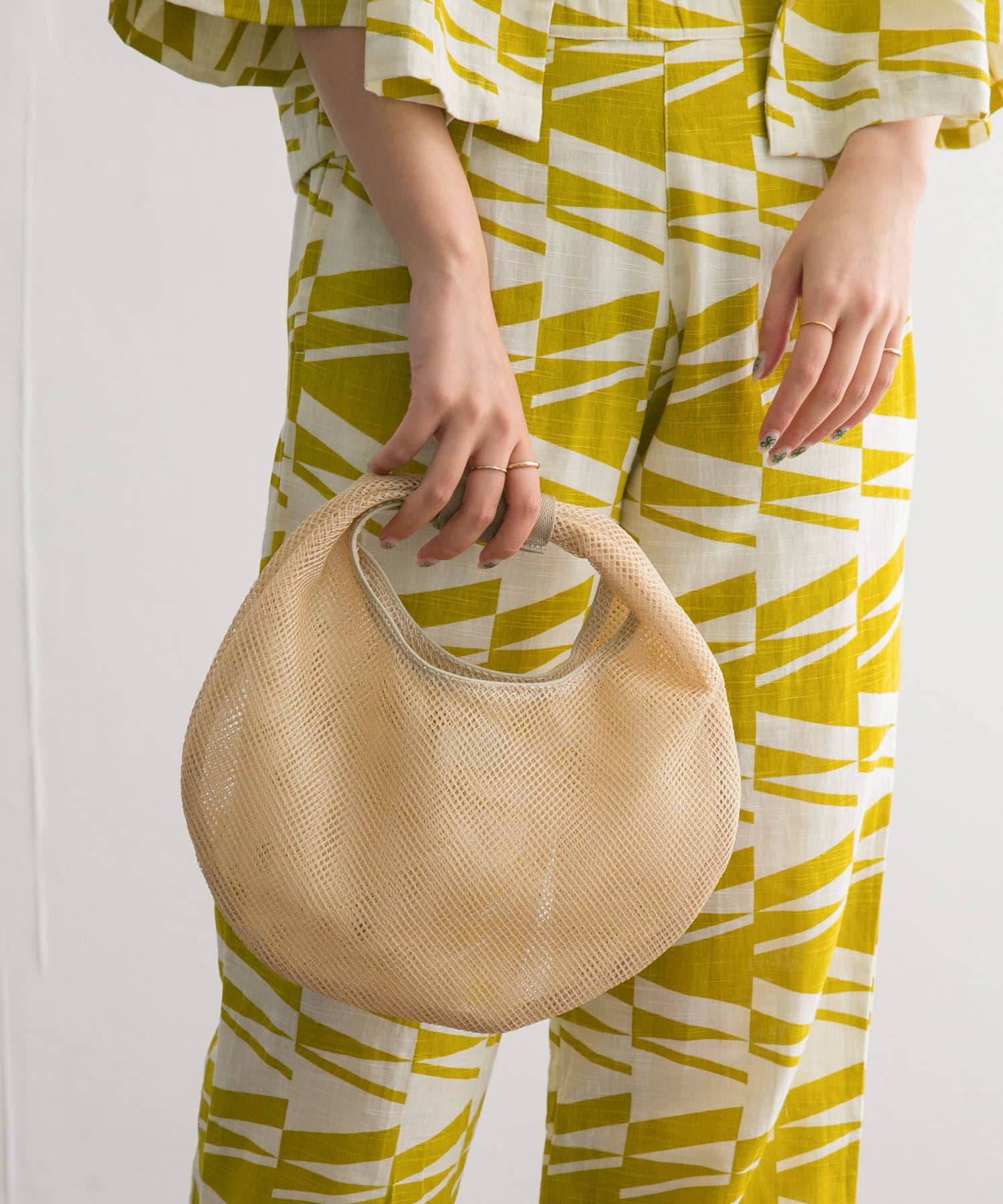 CONTROL FREAK　メッシュラウンドバッグ BEIGE one