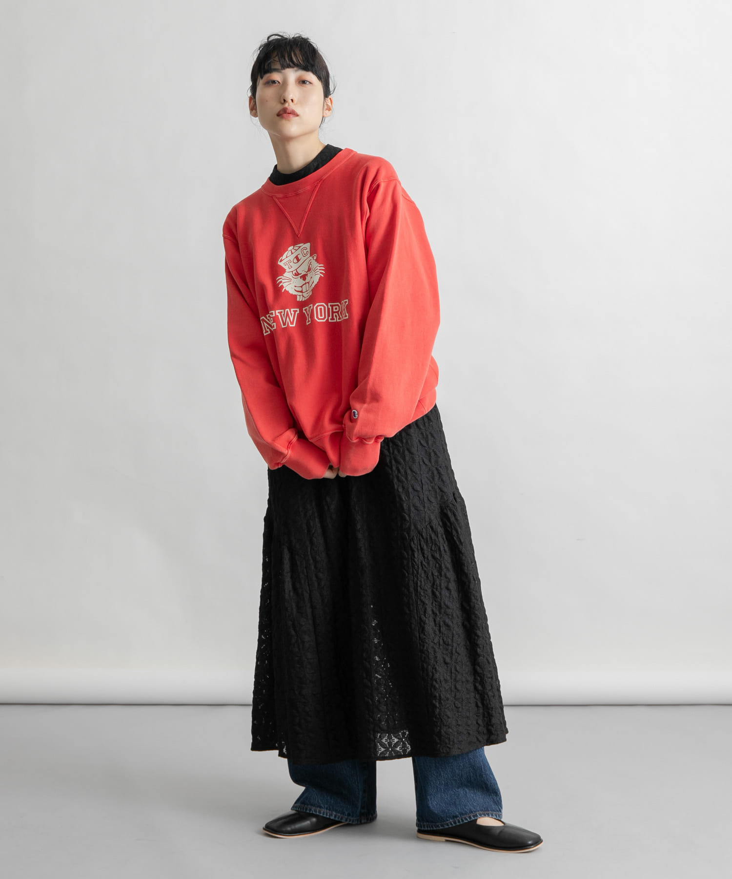 BRIGHT RED