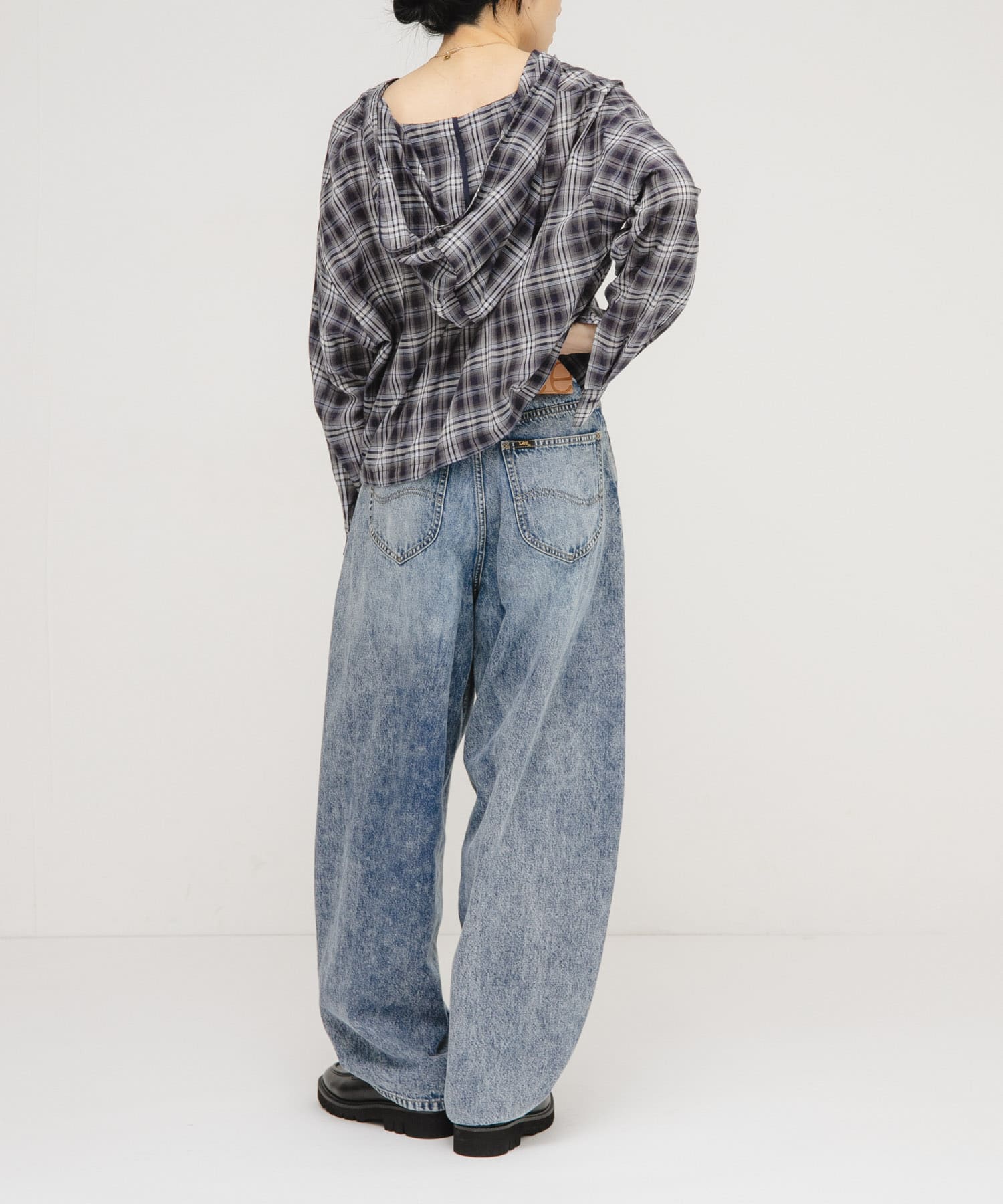 別注Lee×KBF 101 ハイウエストデニム Sサイズ 別注』Lee101×KBF BARREL PANTS(XS DARK USED): ボトム｜URBAN