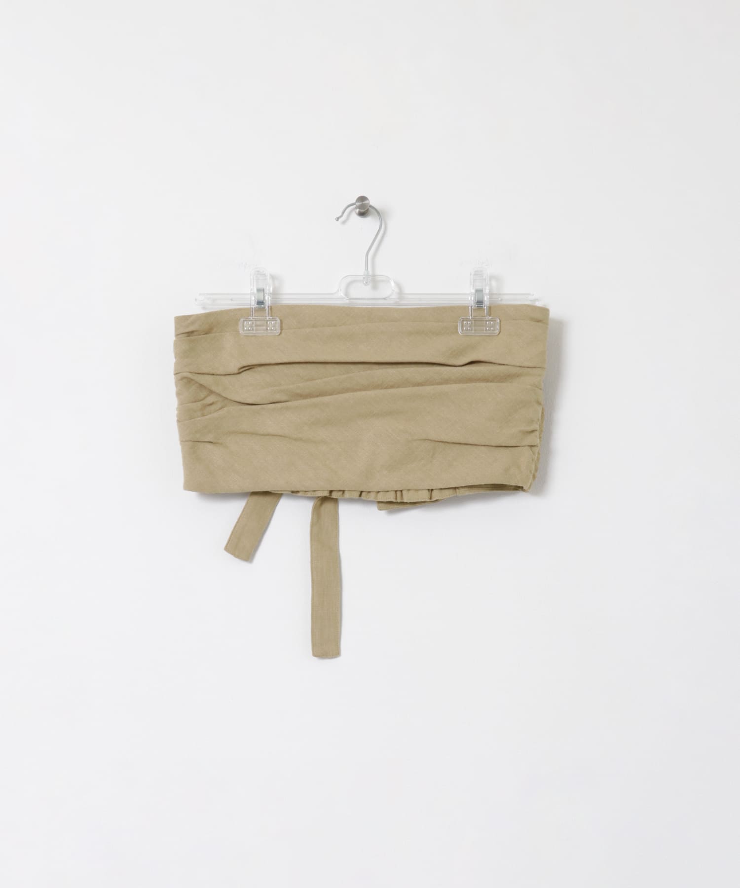 belt bare top