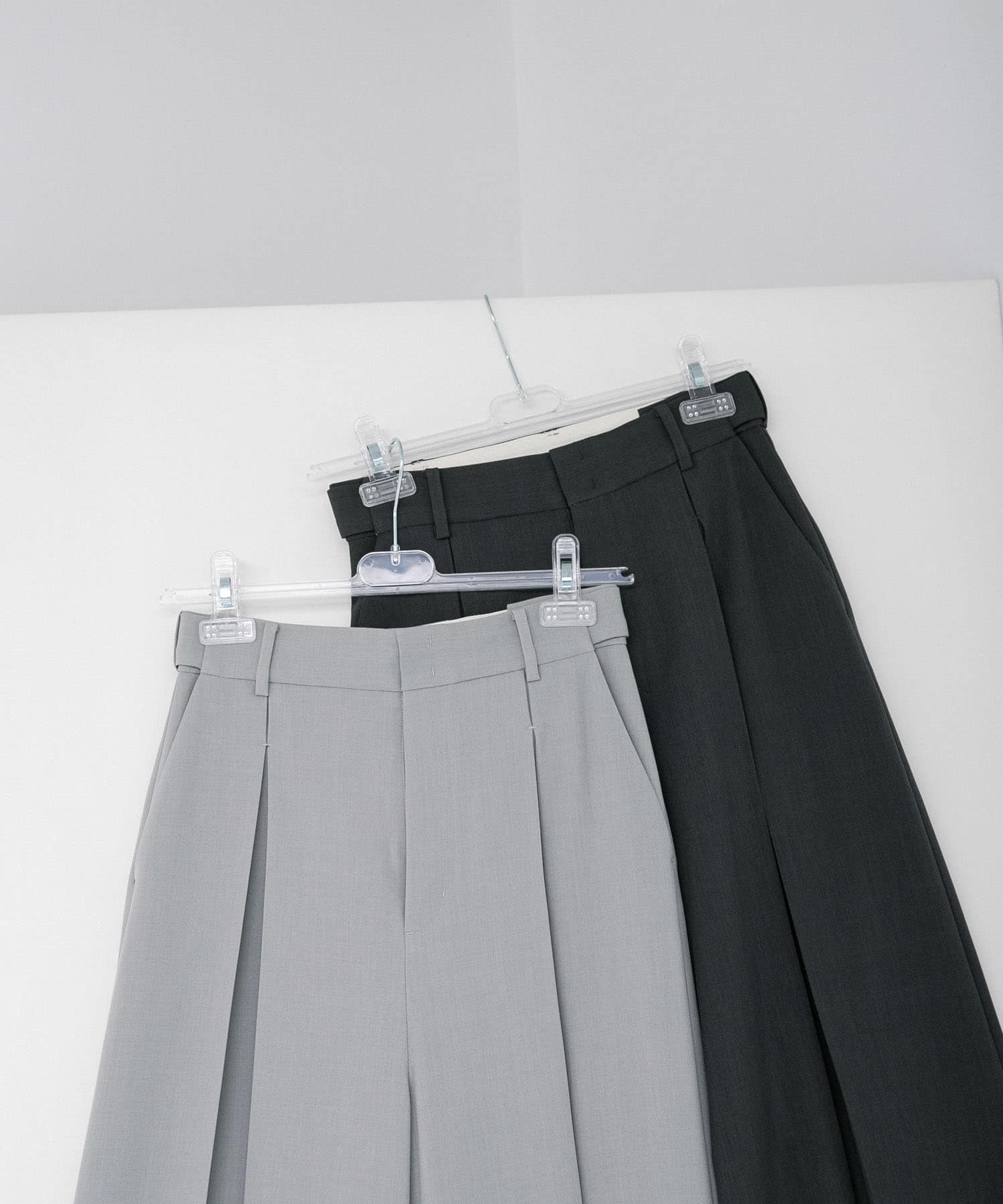 wide tack pants セメント M