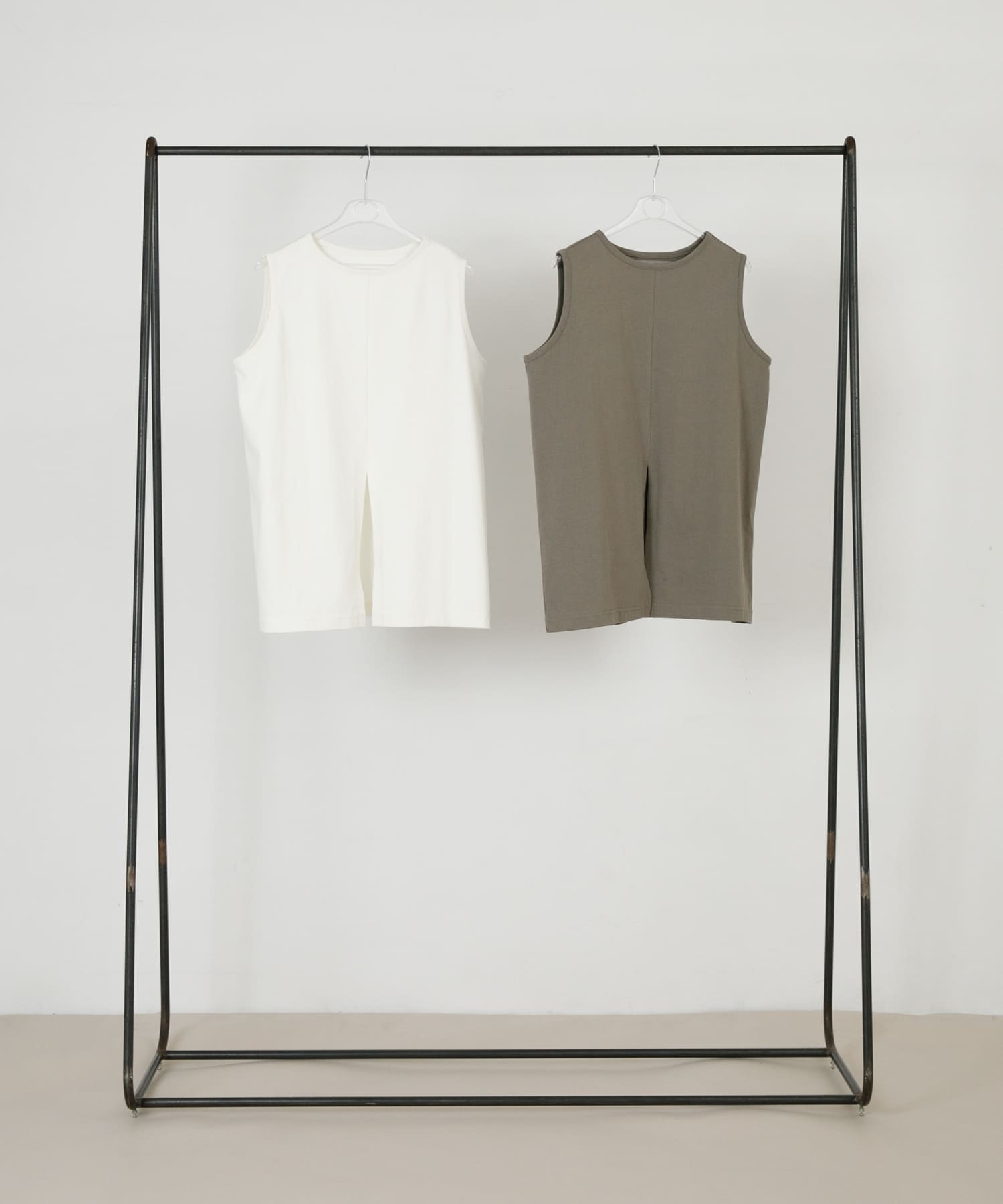 slit no sleeve tee パール FREE