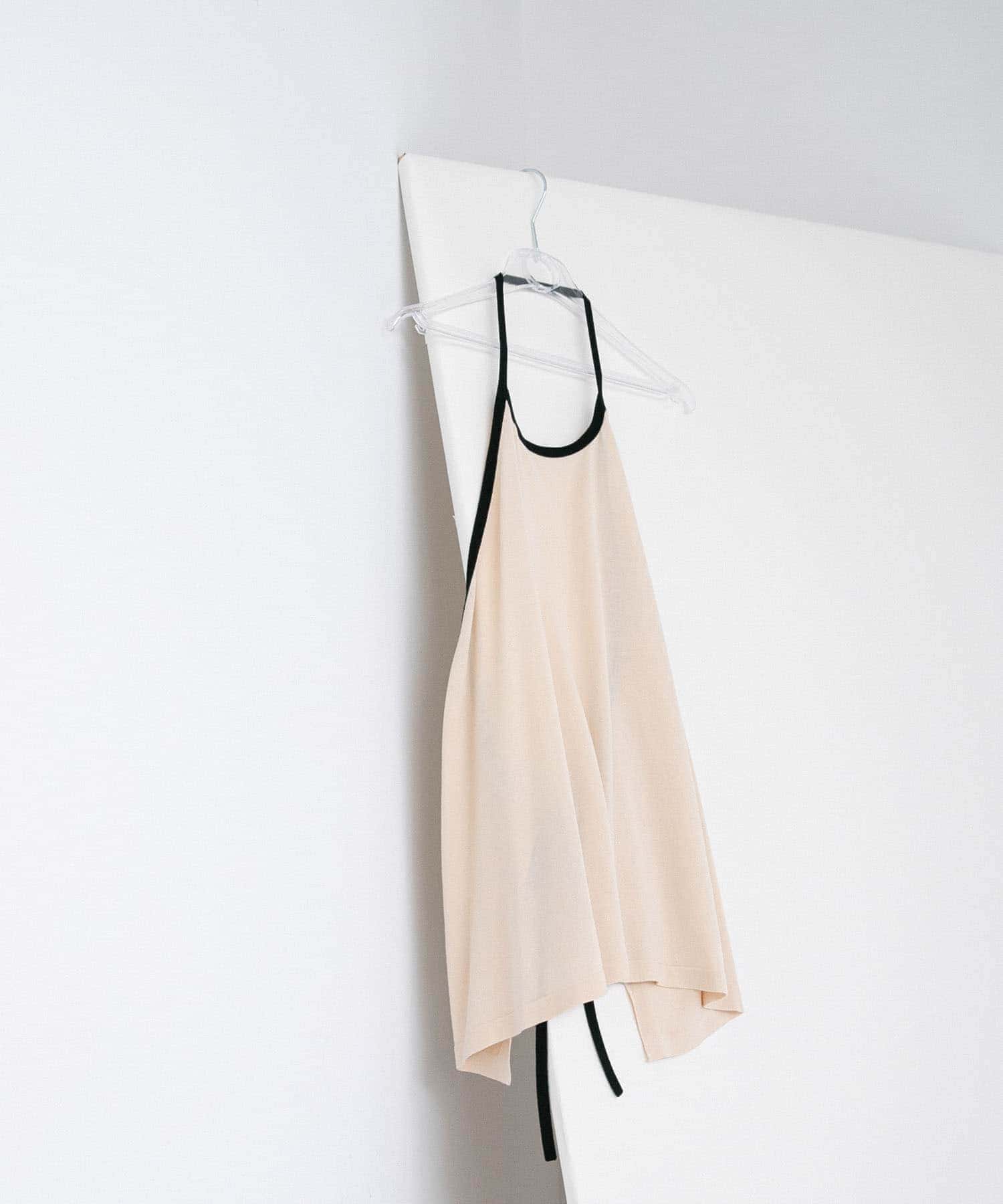 holder neck piping knit