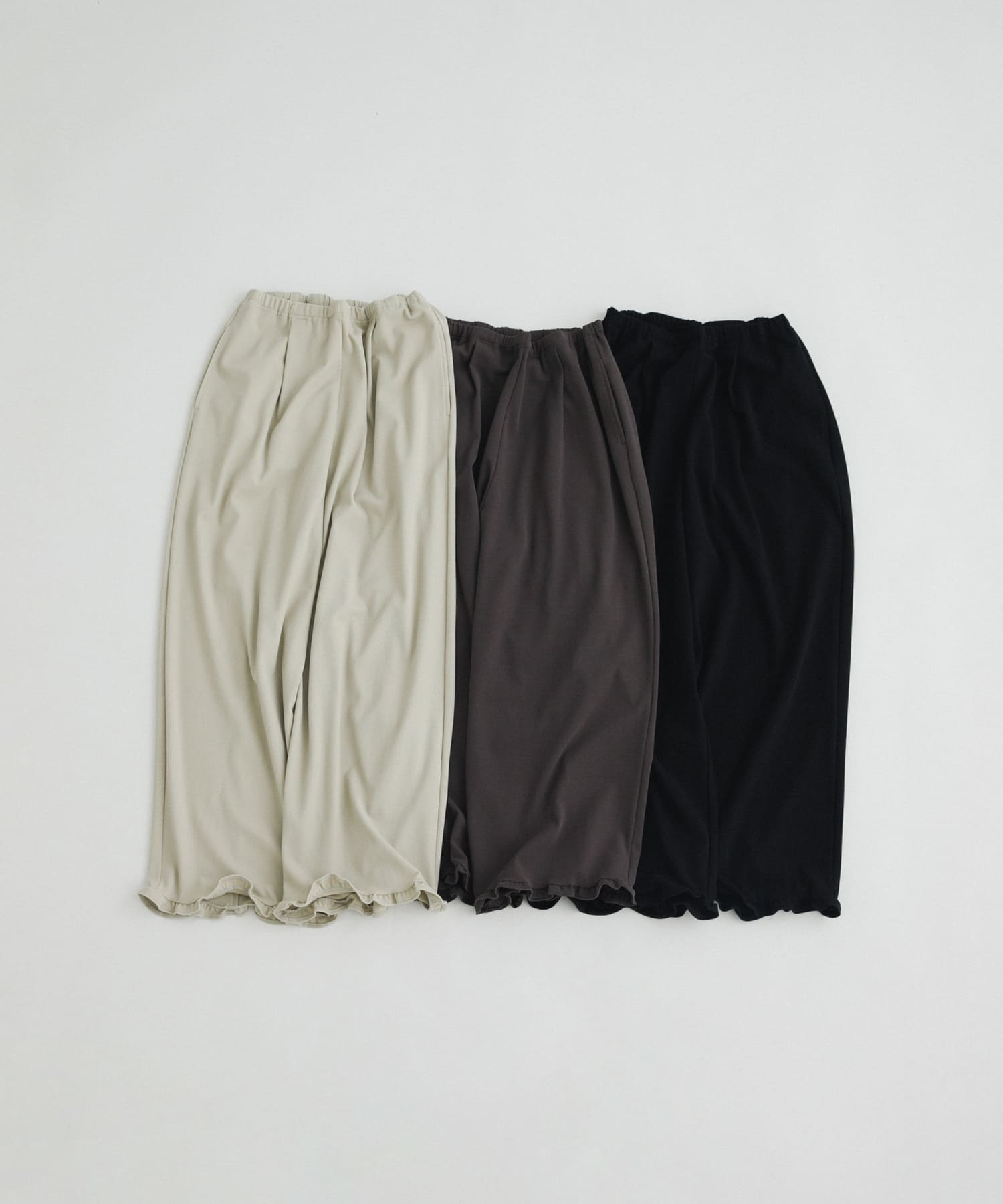 frill easy pants クリーム FREE
