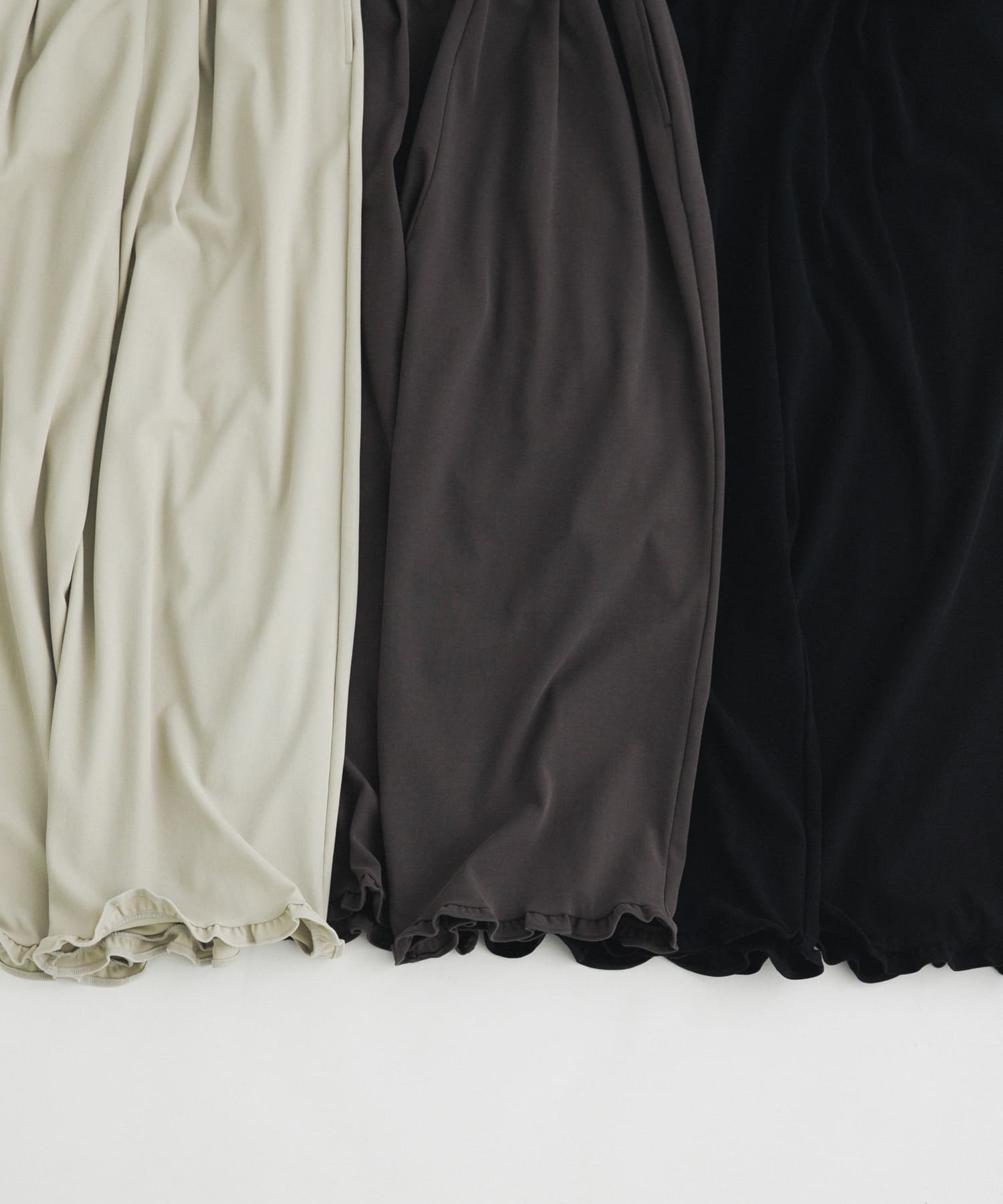 frill easy pants クリーム FREE