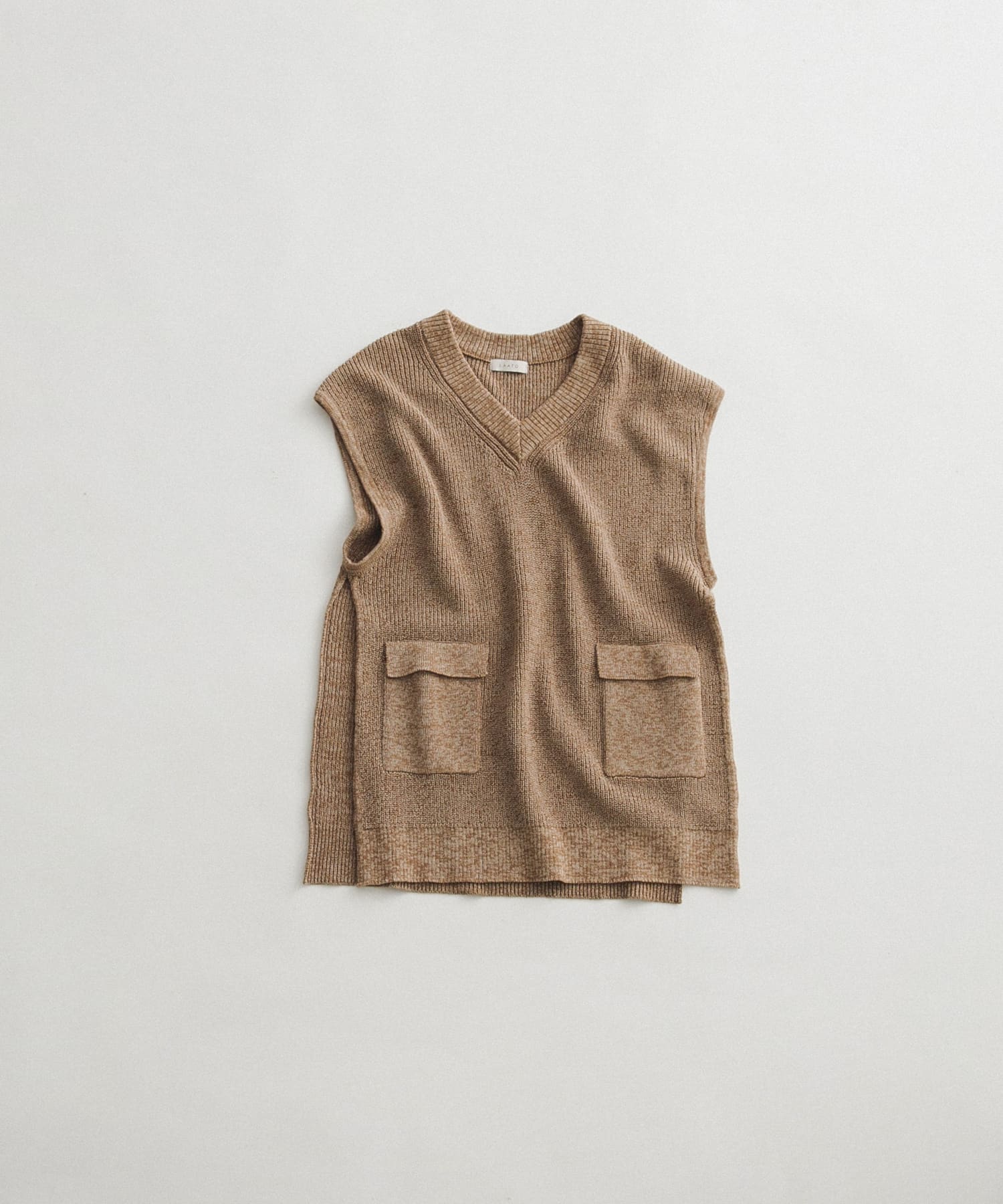 pocketed knit vest サバク FREE