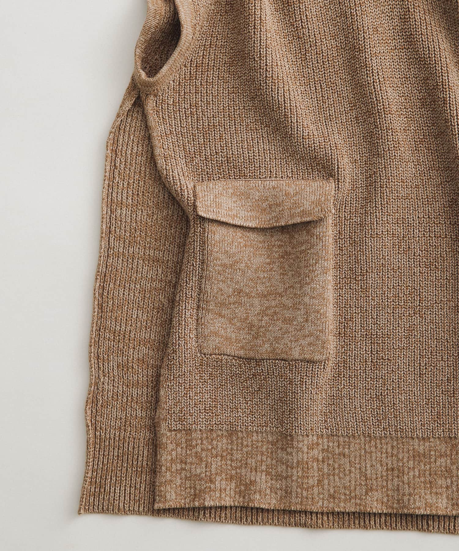 pocketed knit vest サバク FREE