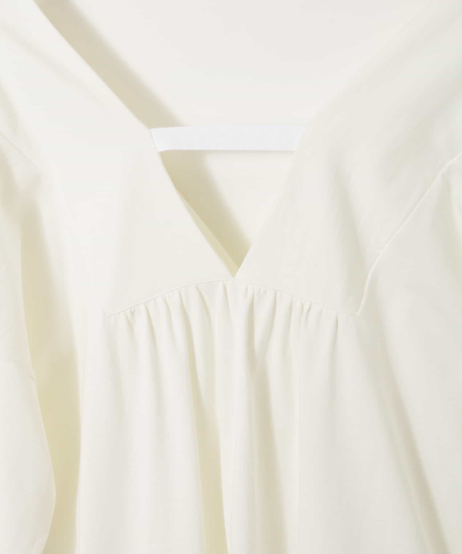 Audrey and John Wad　Deep Vneck Long-Sleeve Long PO o.wht FREE