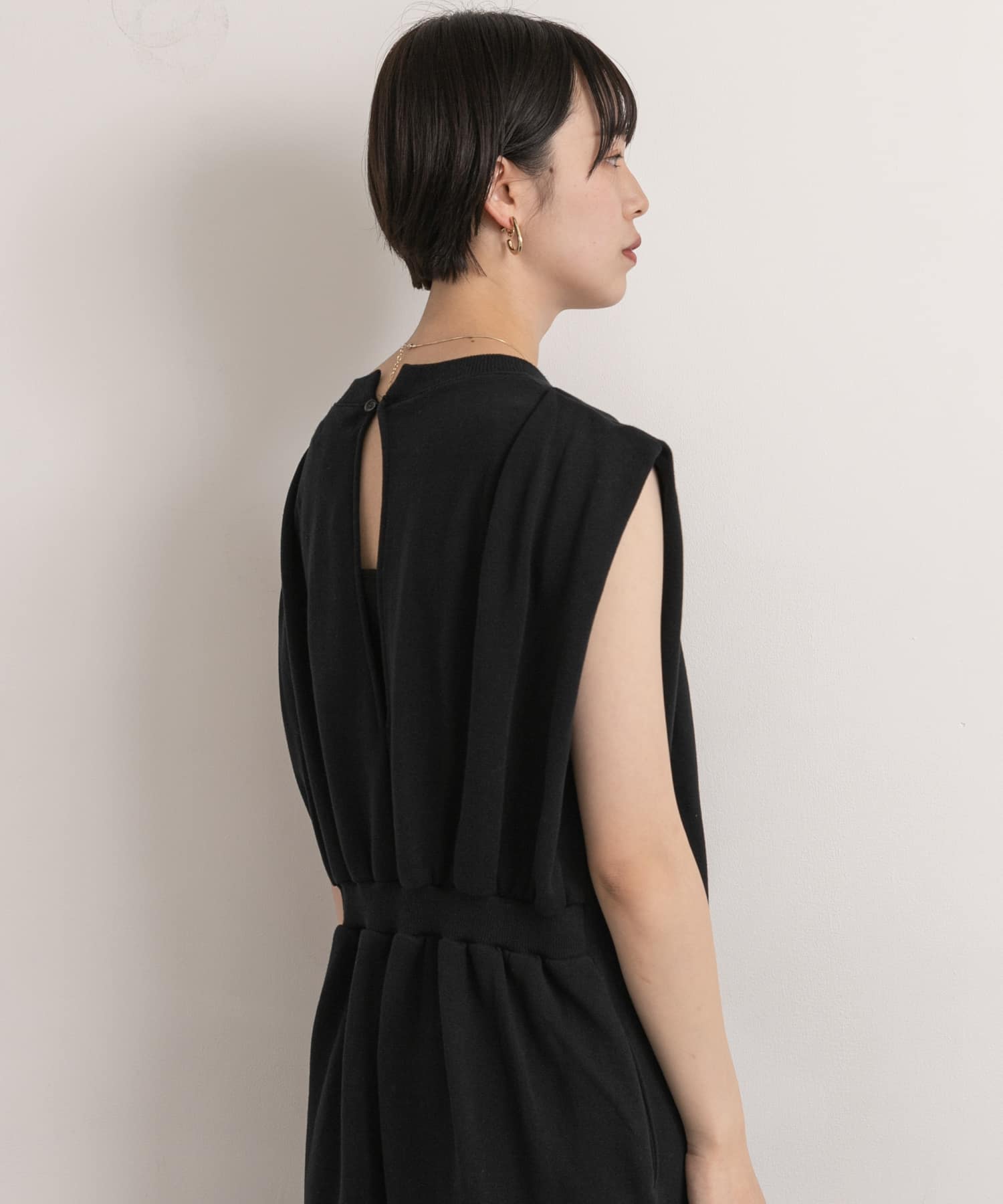 Audrey and John Wad　キーネックノースリーブサロペット blk FREE