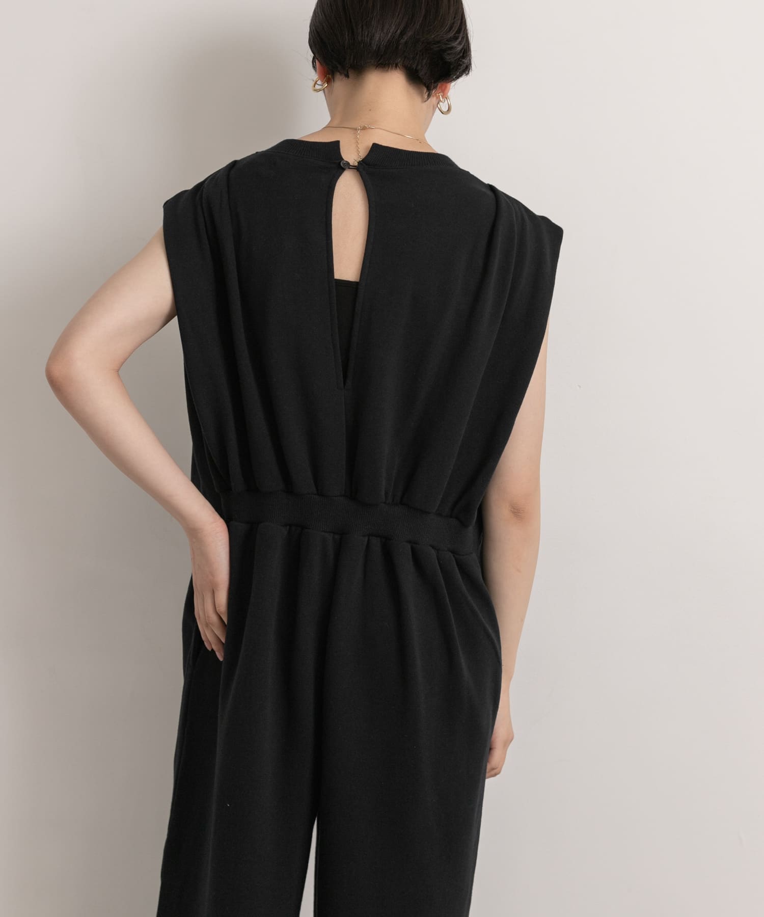 Audrey and John Wad　キーネックノースリーブサロペット blk FREE