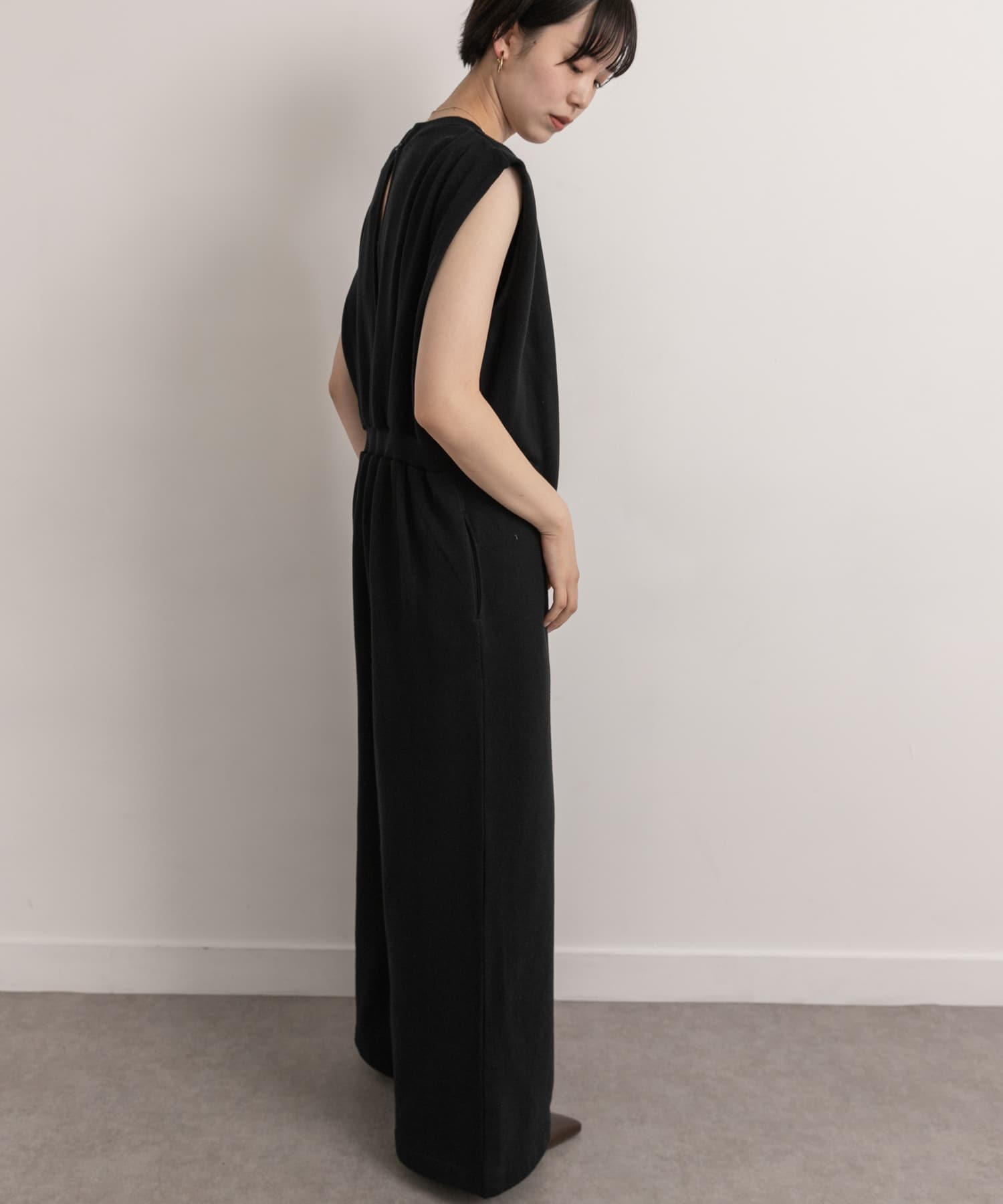 Audrey and John Wad　キーネックノースリーブサロペット blk FREE