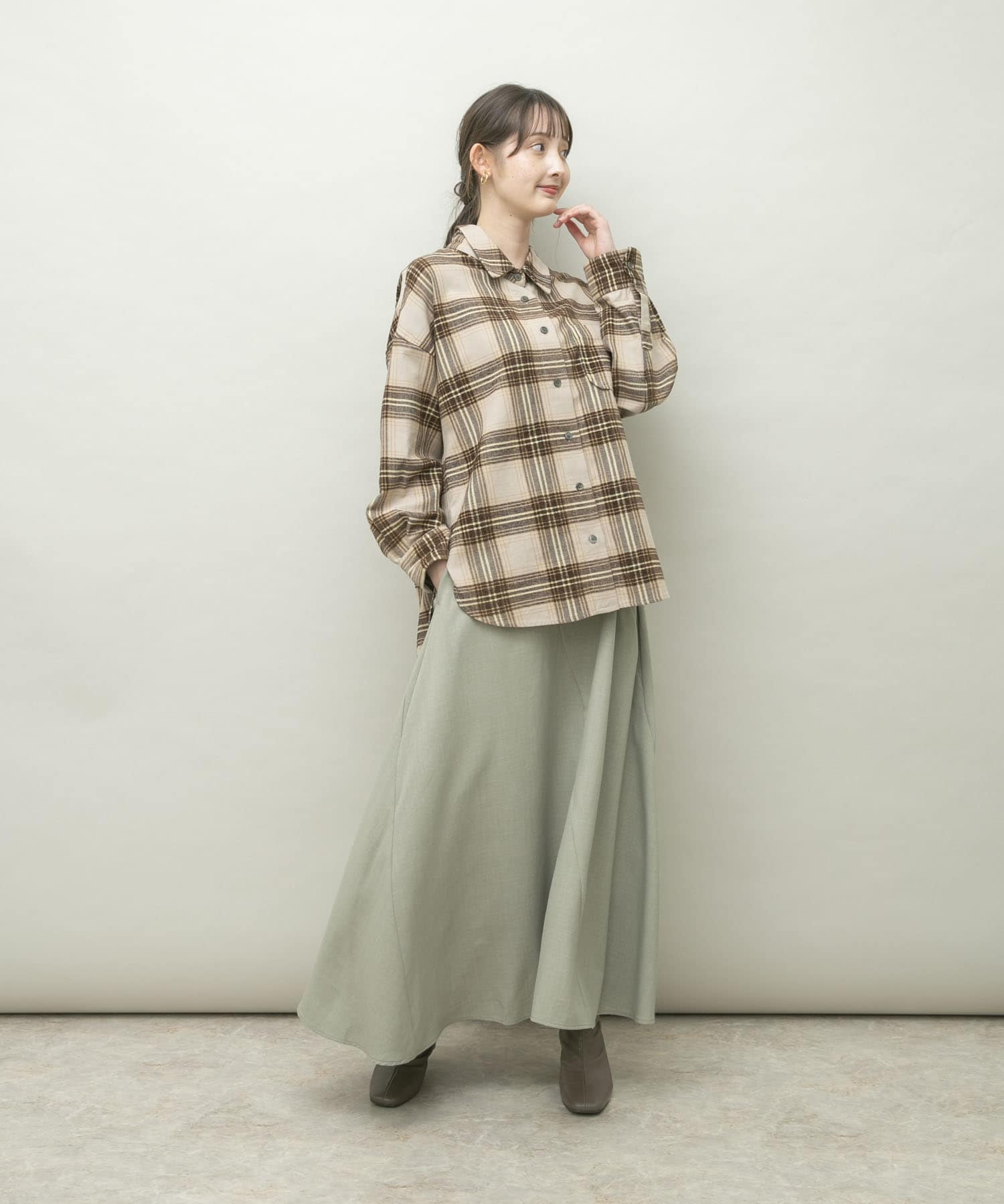L.KHAKI