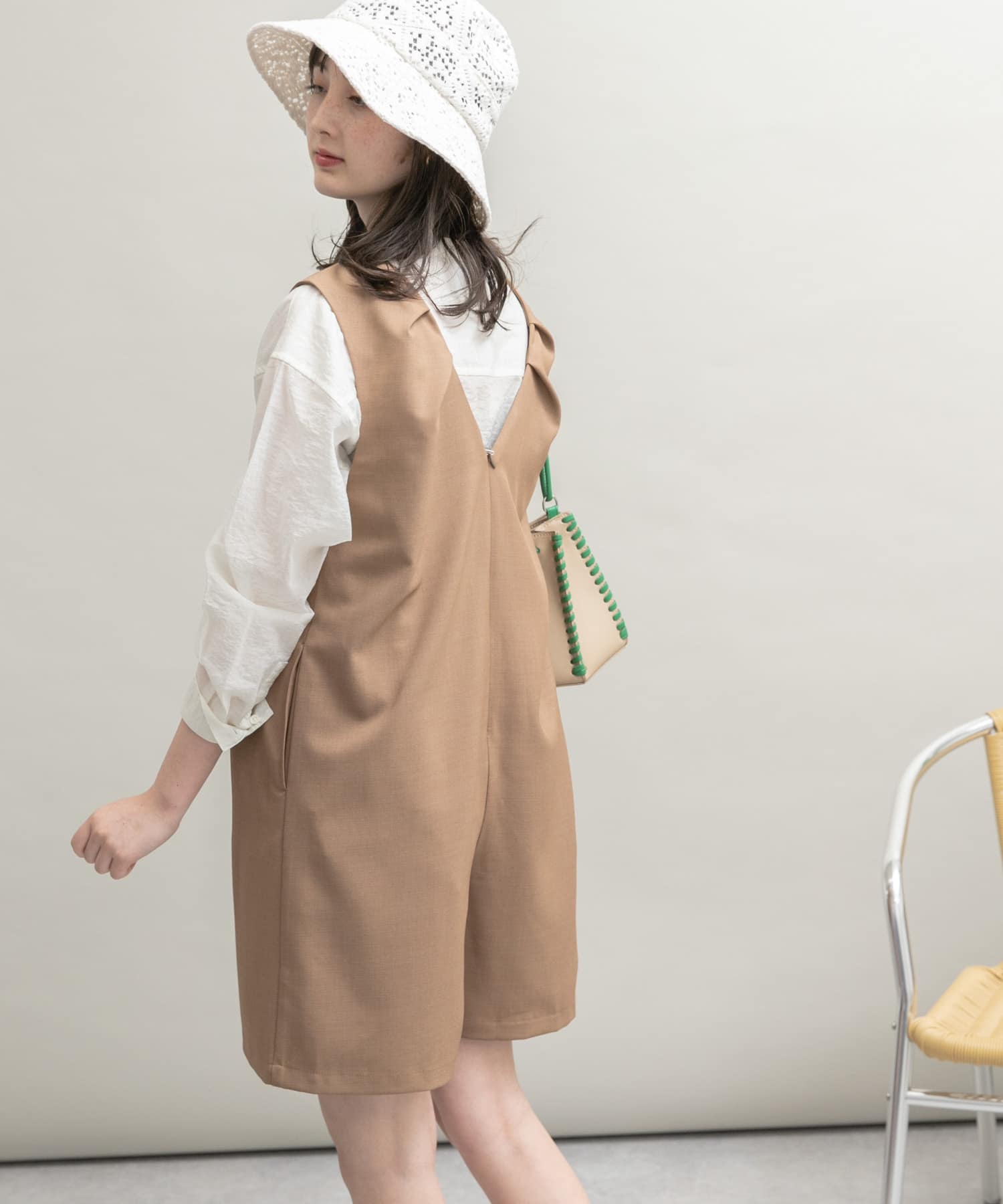 Vネックショートサロペット BROWN FREE