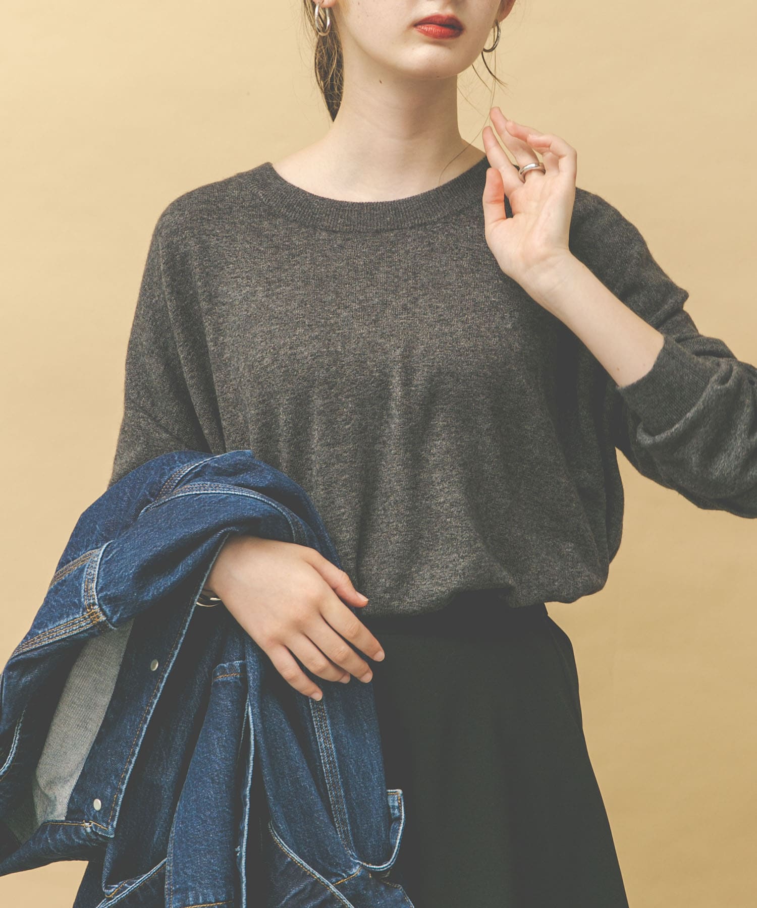 アンゴラ混ワイドプルオーバー CHARCOAL FREE