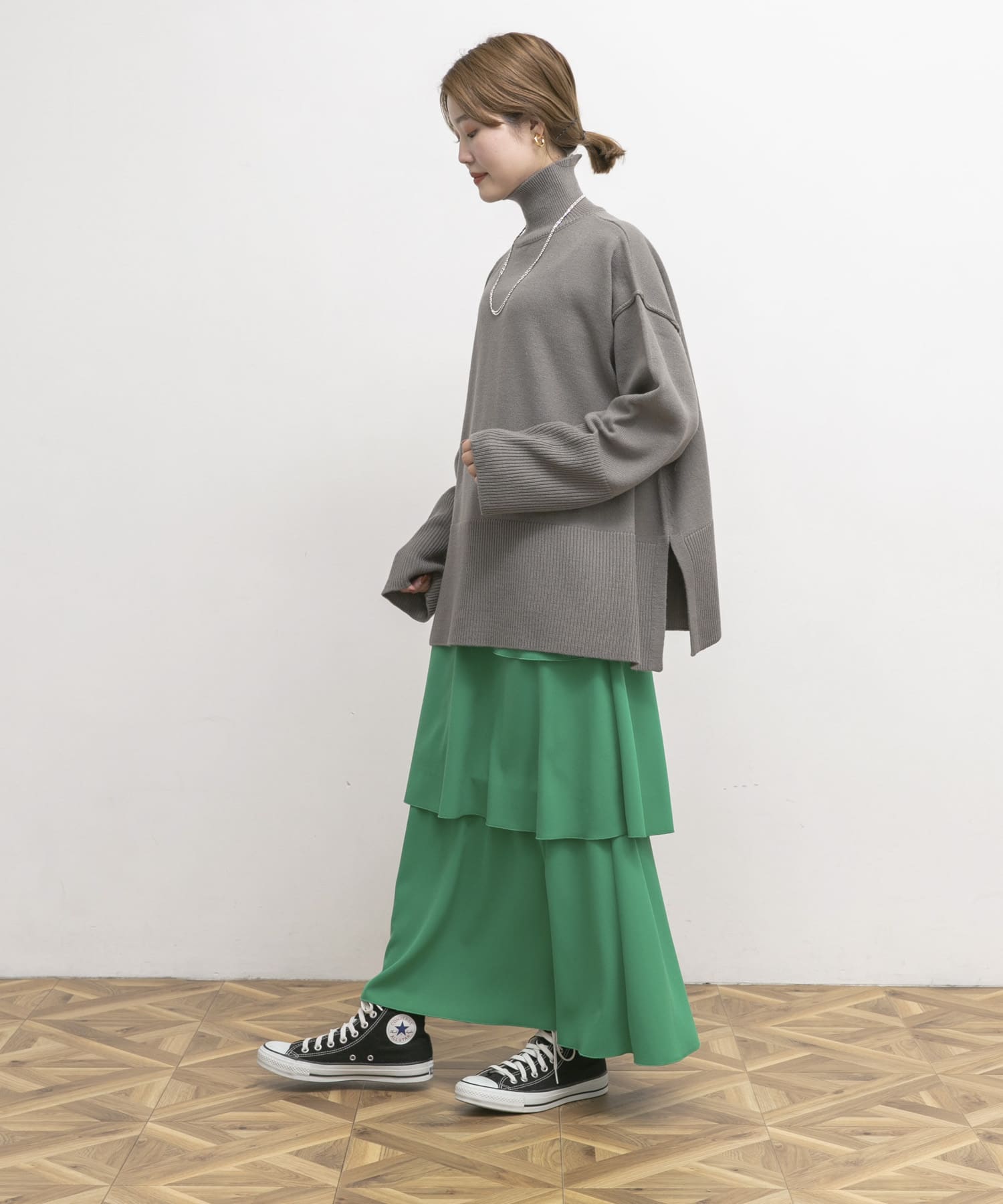 GREEN