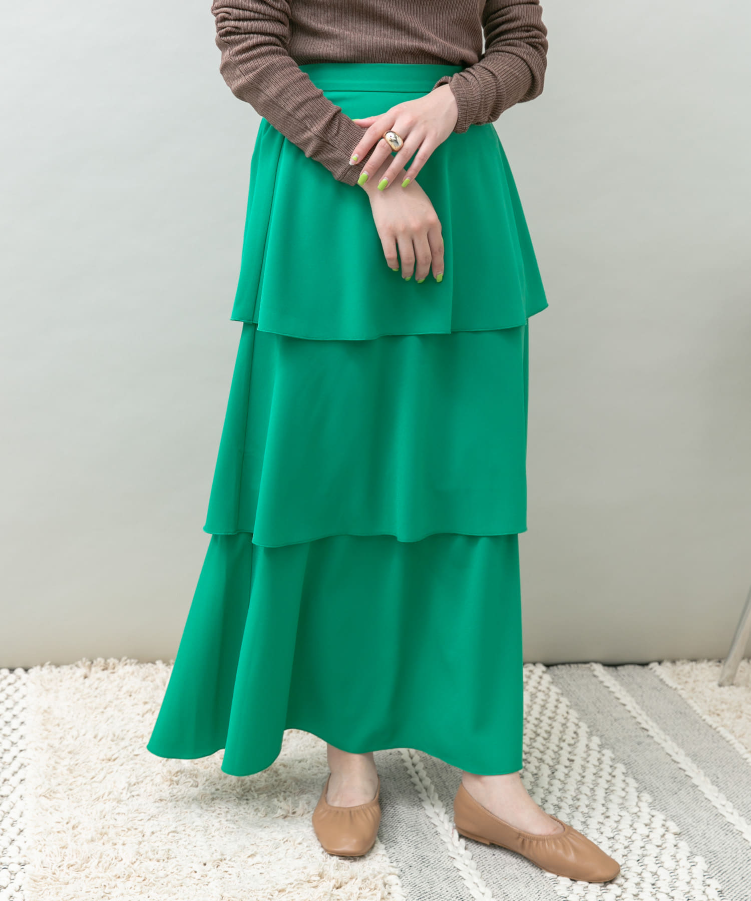 GREEN