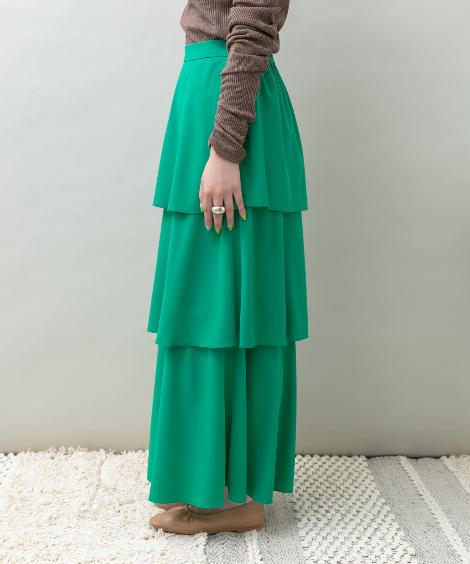 GREEN