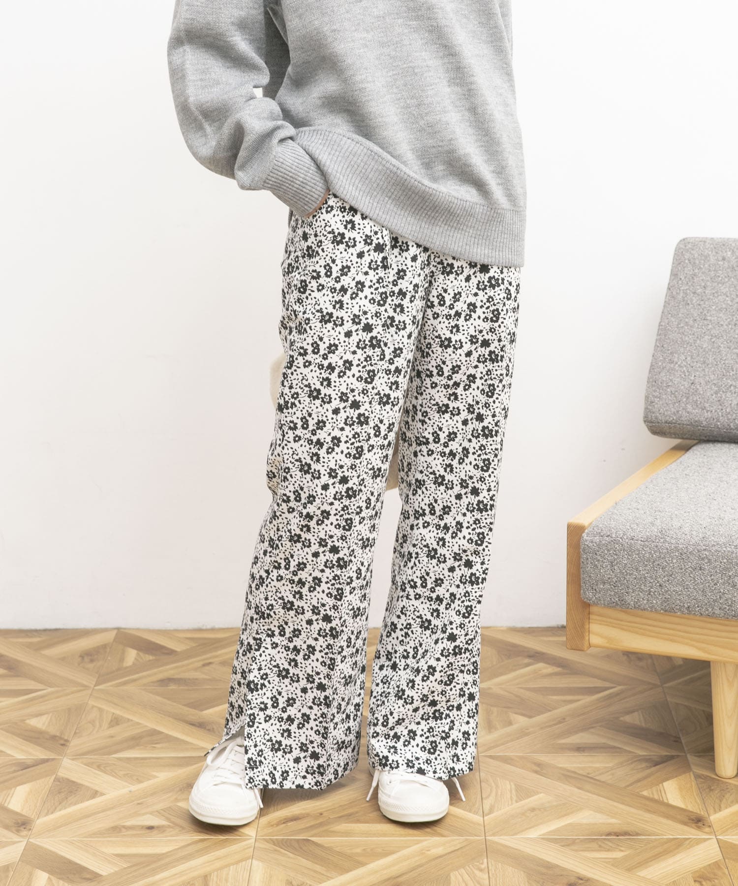 『34サイズ/低身長向けも展開』フラワーパターンサイドスリットパンツ WHITE 34