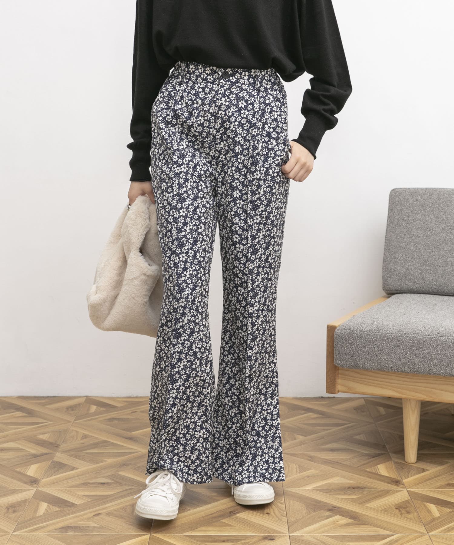『34サイズ/低身長向けも展開』フラワーパターンサイドスリットパンツ NAVY 34