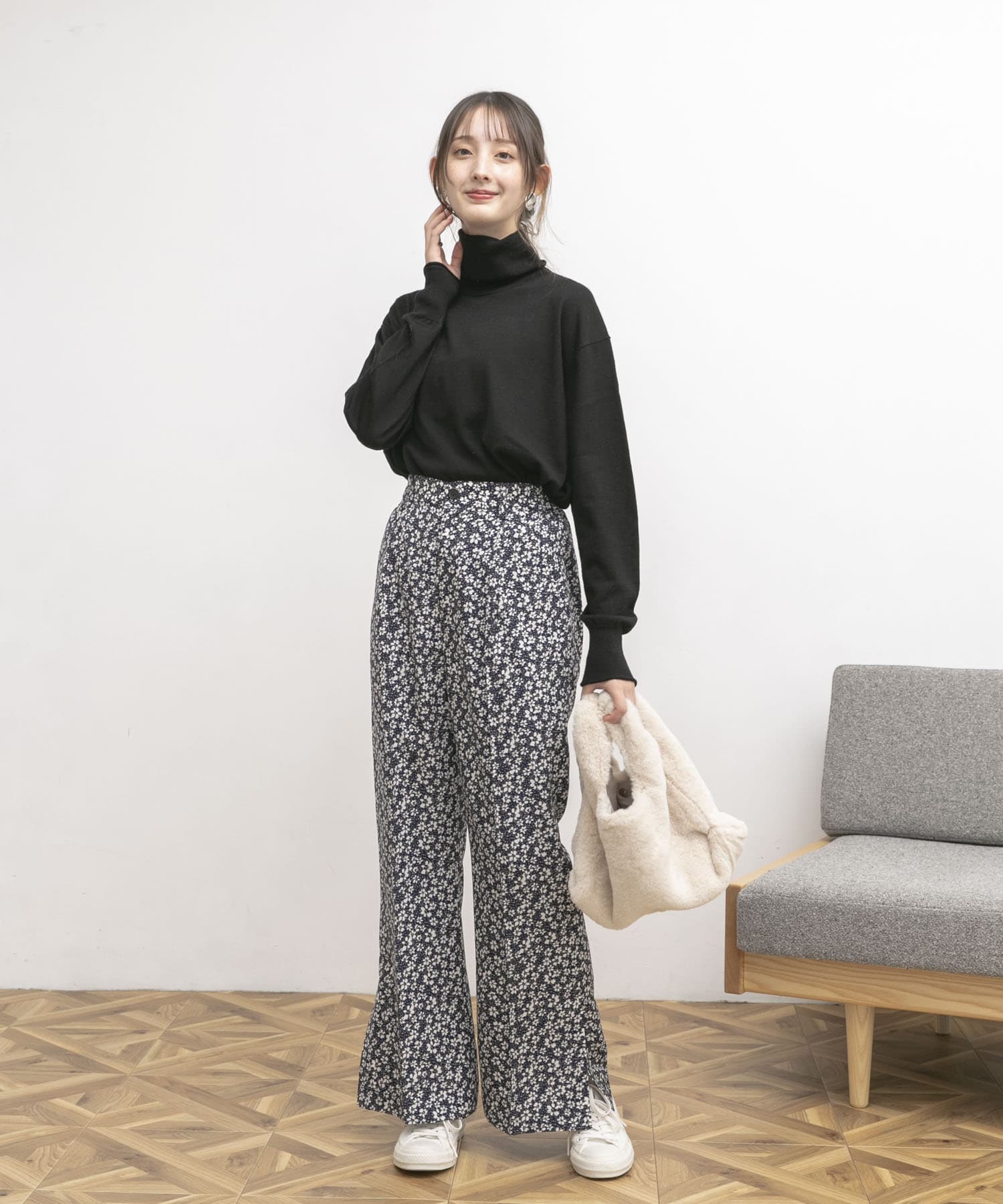 『34サイズ/低身長向けも展開』フラワーパターンサイドスリットパンツ NAVY 34